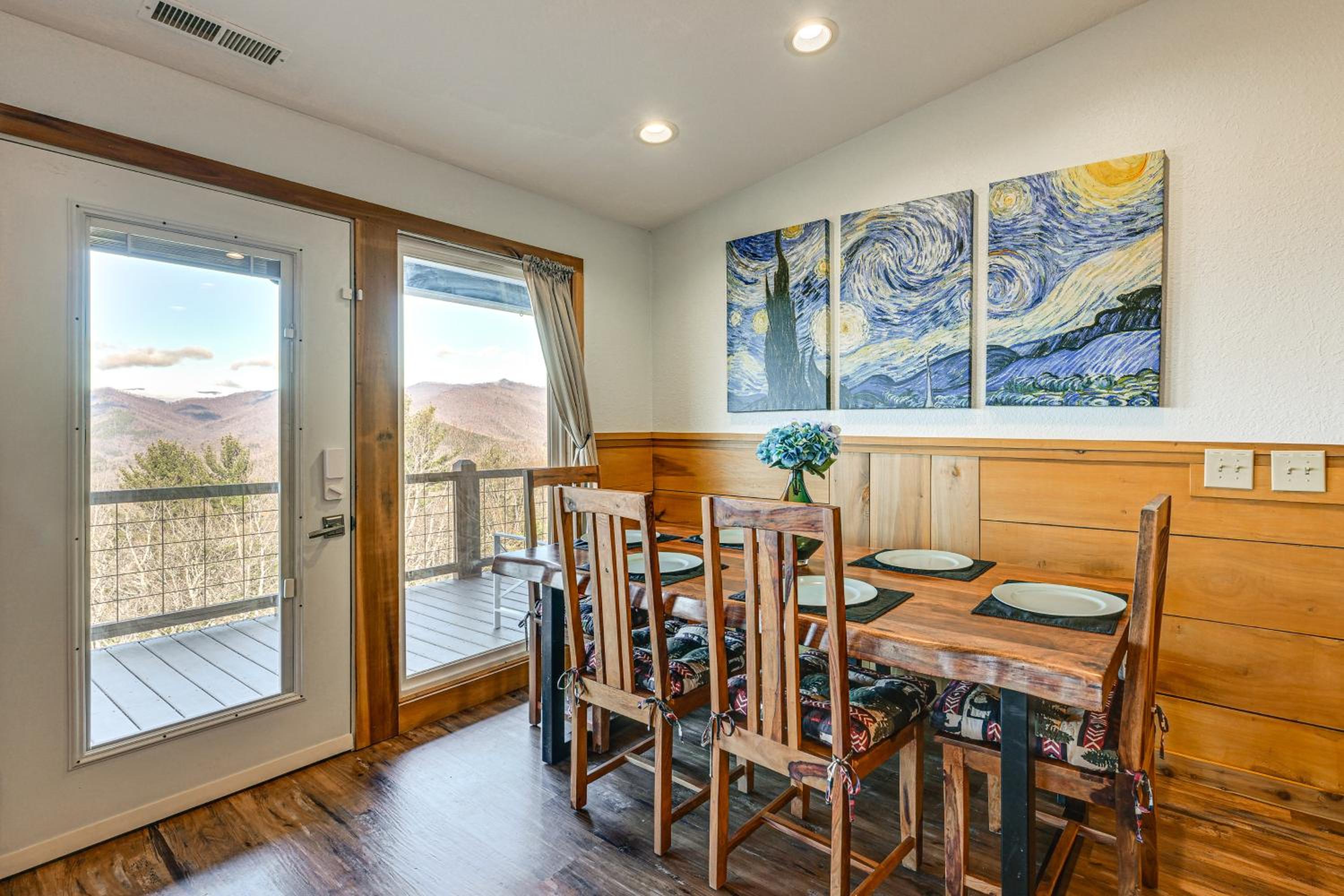 6 Mi to Chatuge Lake Spacious Cabin with Mtn Views!