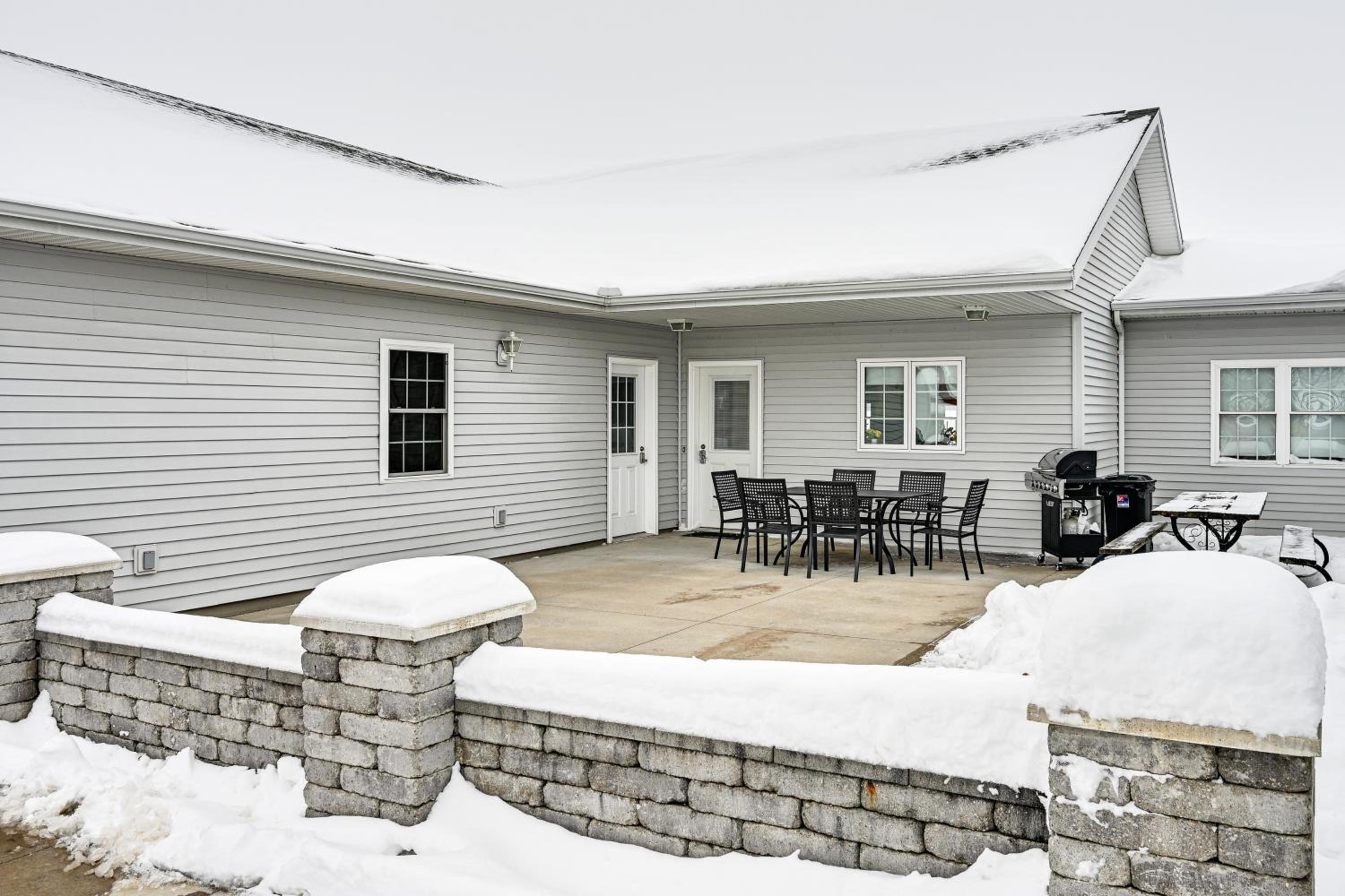 Near Shipshewana and Amish Country Patio and Grill!