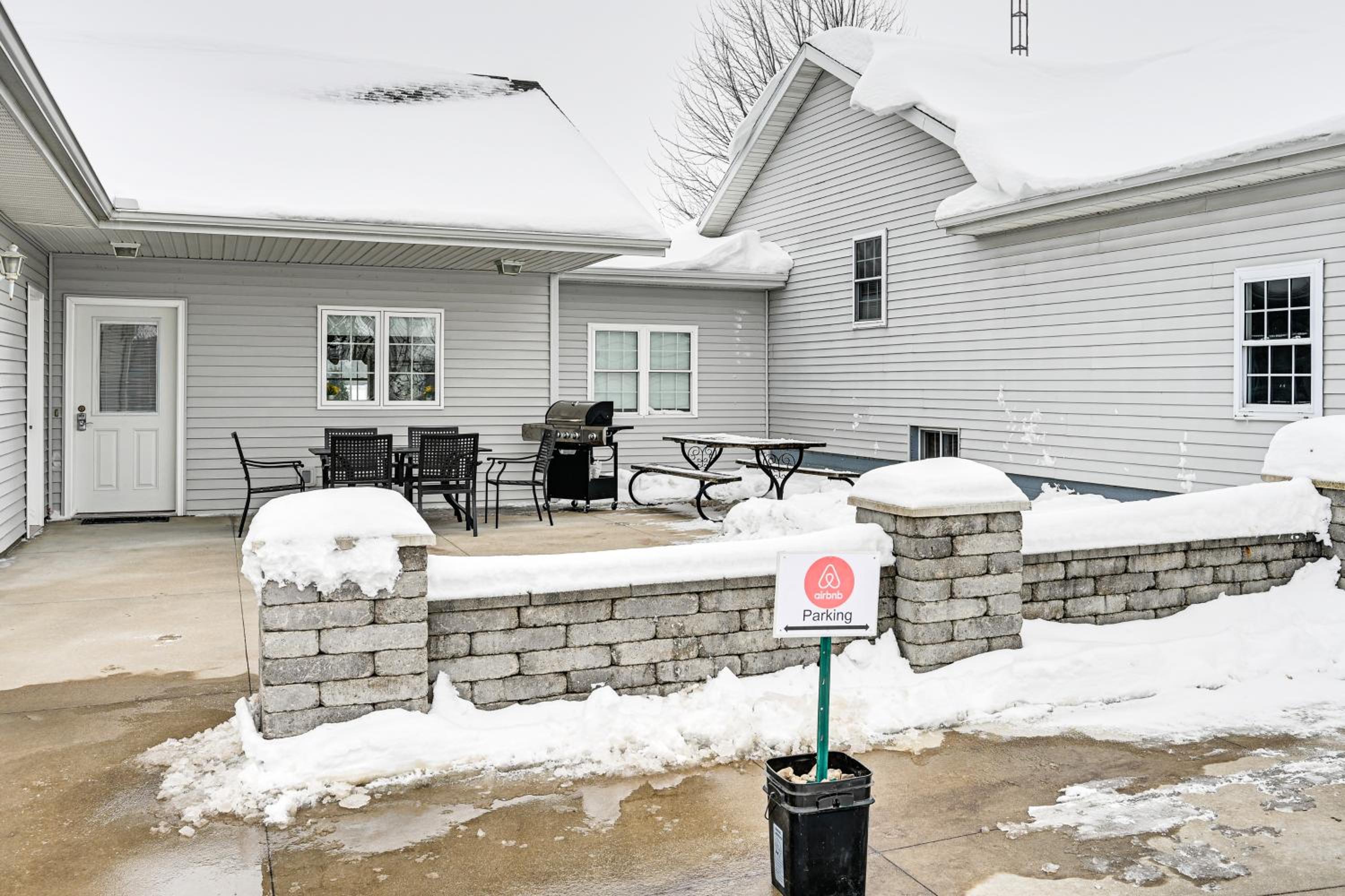 Near Shipshewana and Amish Country Patio and Grill!
