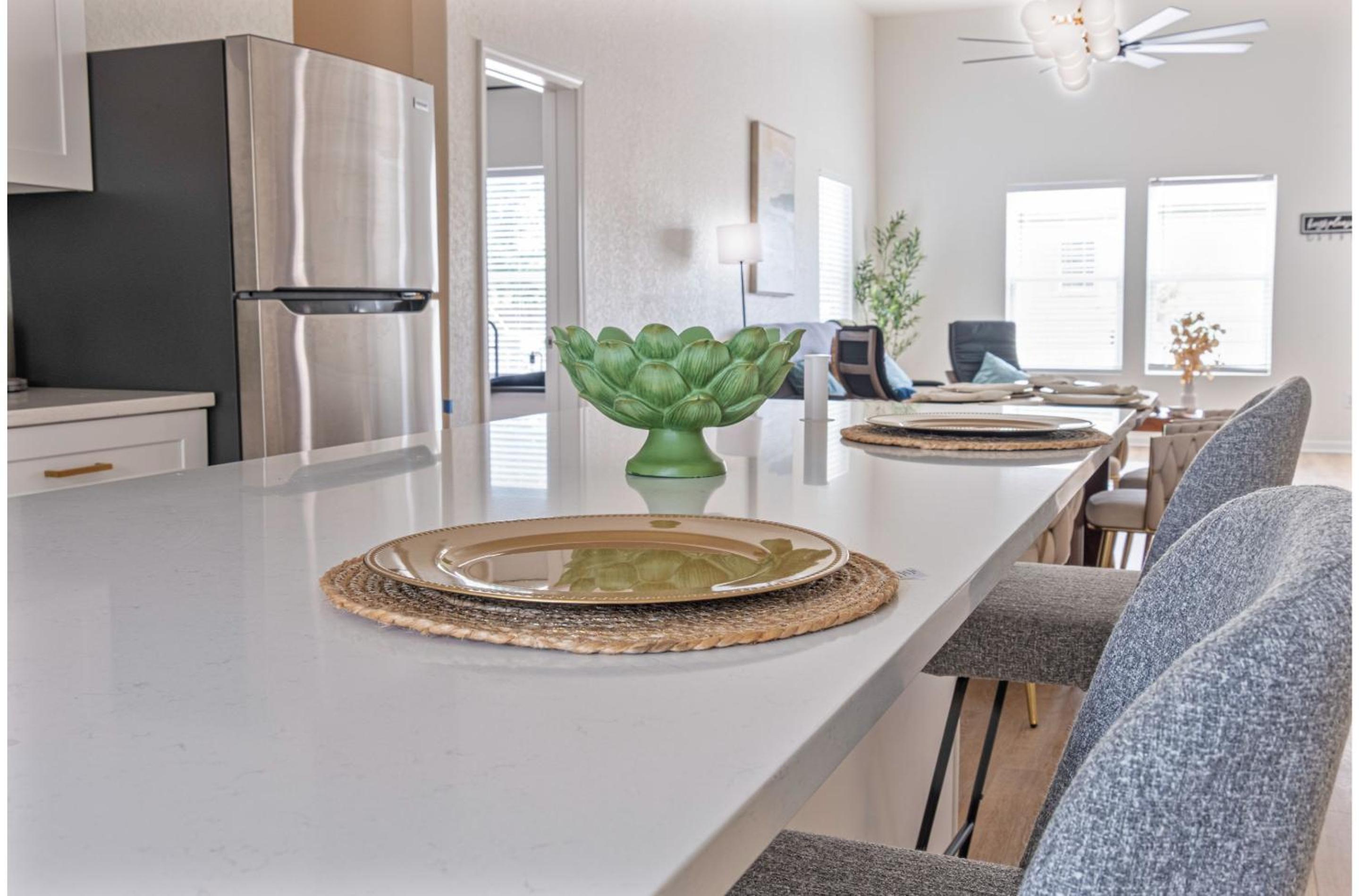 Bright and Fancy 3-Bedroom Near Fun Riverwalk