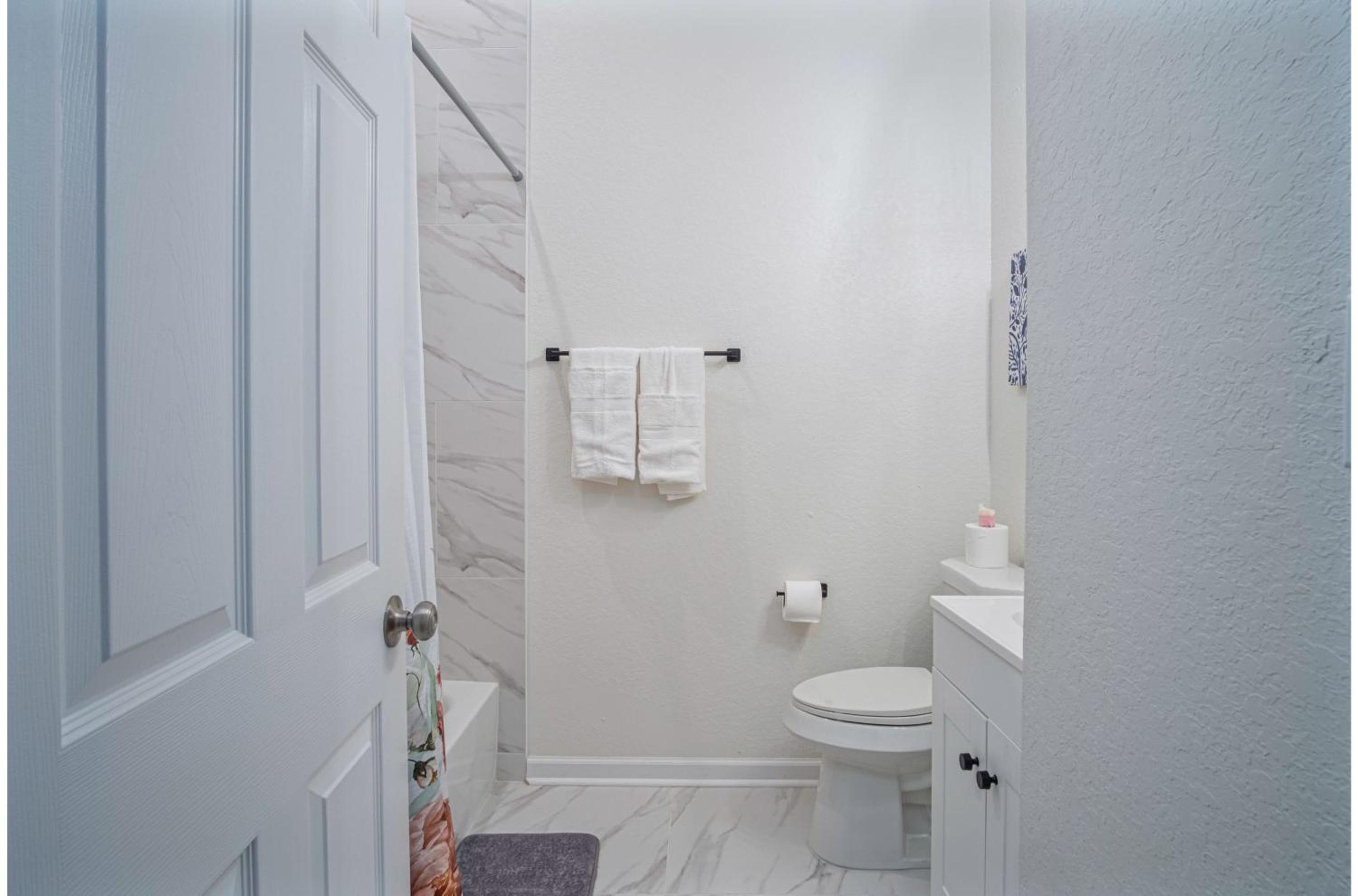 Bright and Fancy 3-Bedroom Near Fun Riverwalk