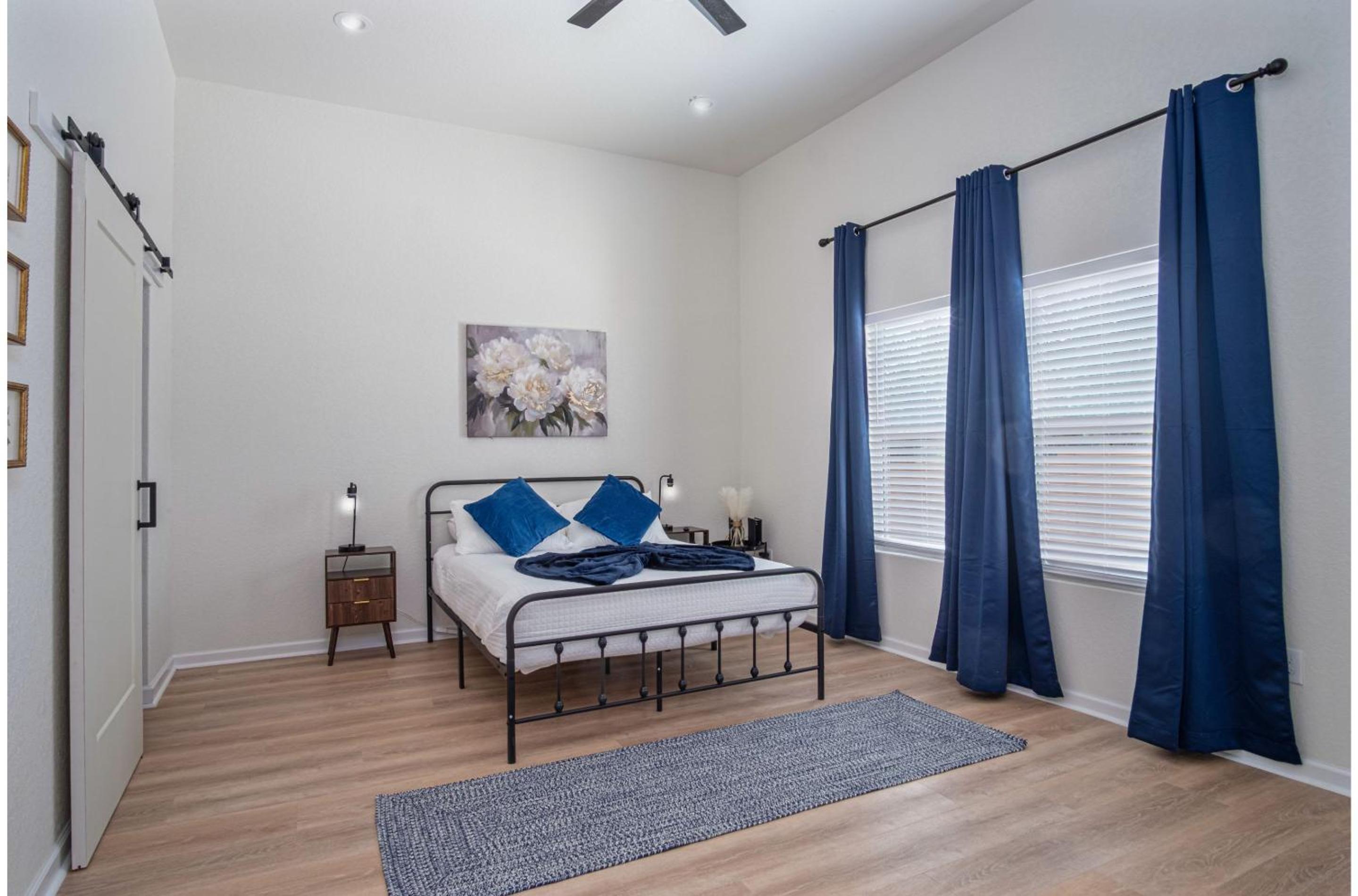 Bright and Fancy 3-Bedroom Near Fun Riverwalk
