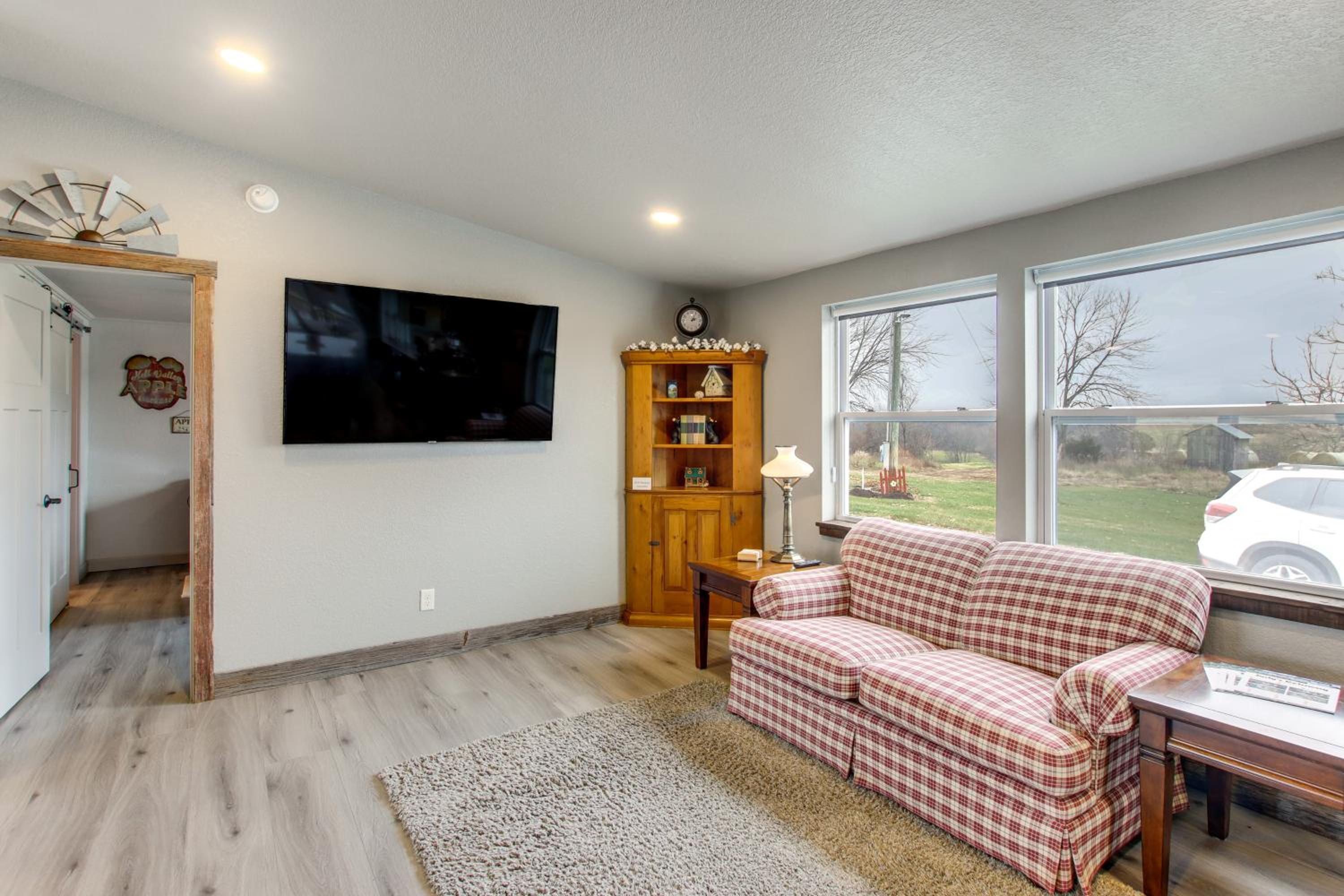 Newly Updated Countryside Home in South Gorin!