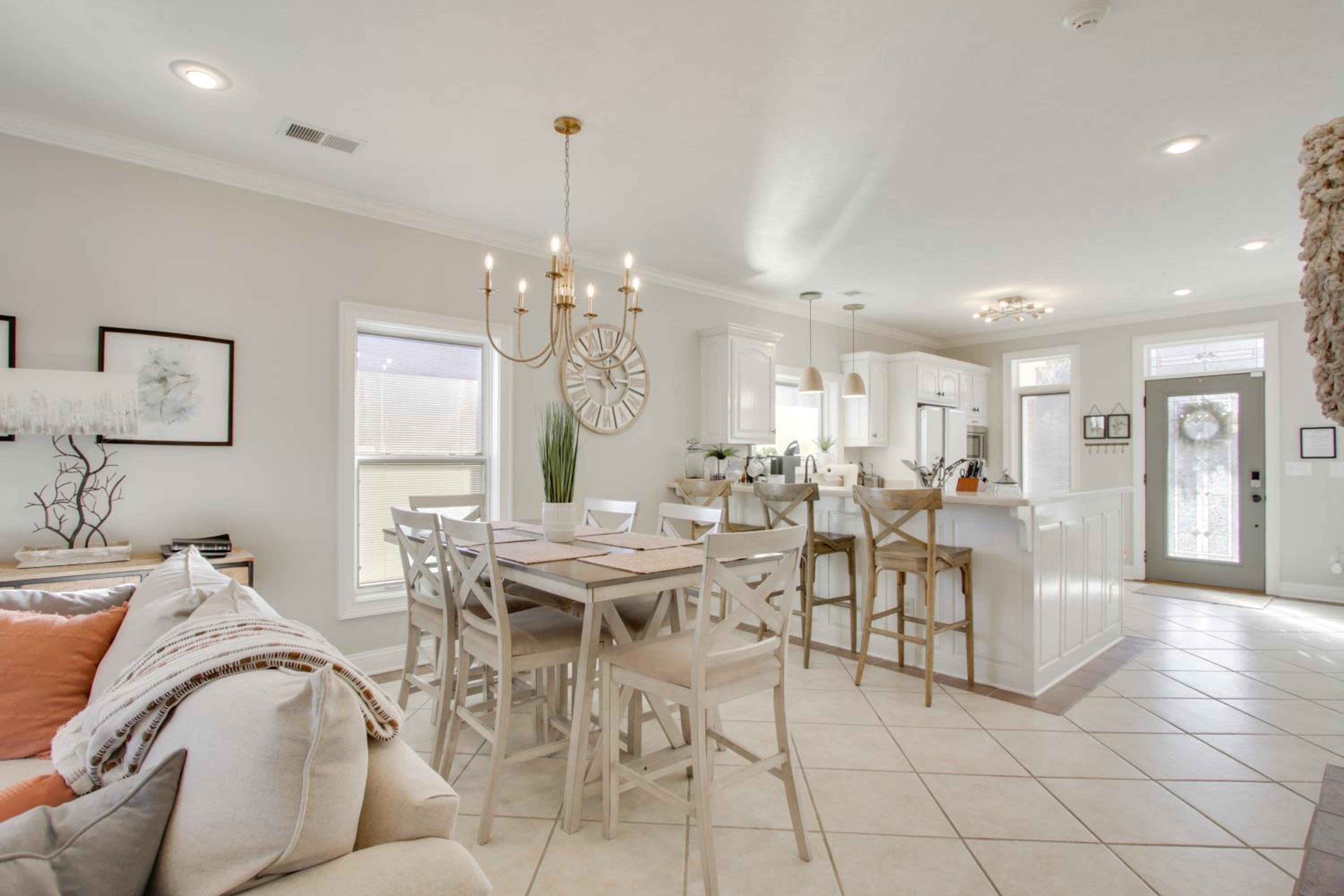 Newly Renovated Family Home on Tennessee River!
