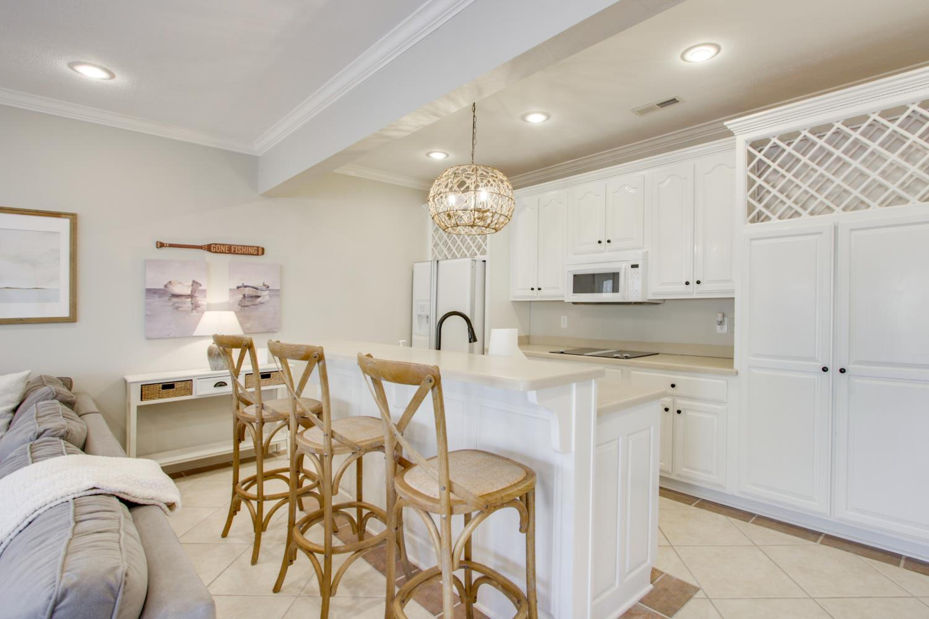 Newly Renovated Family Home on Tennessee River!