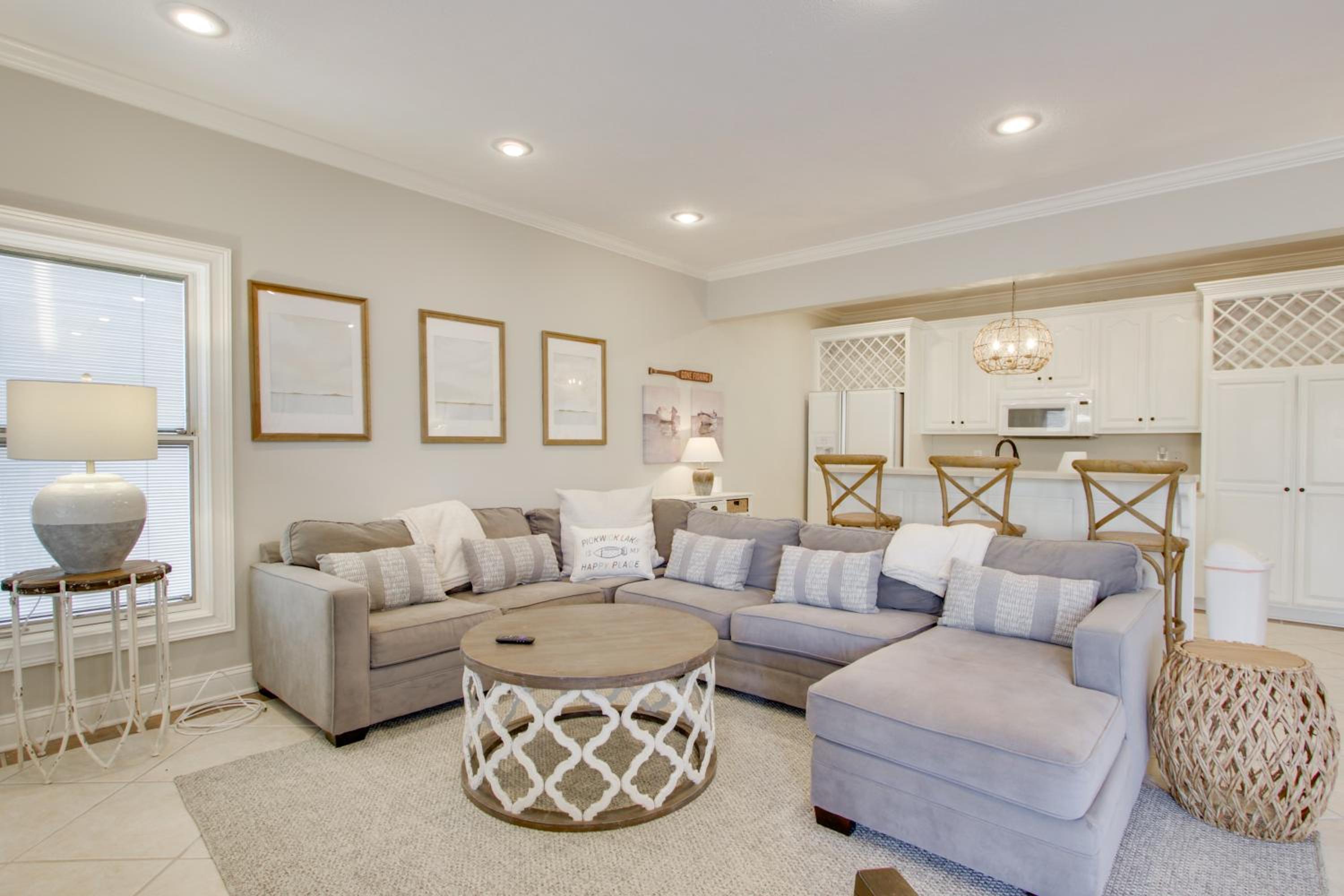 Newly Renovated Family Home on Tennessee River!