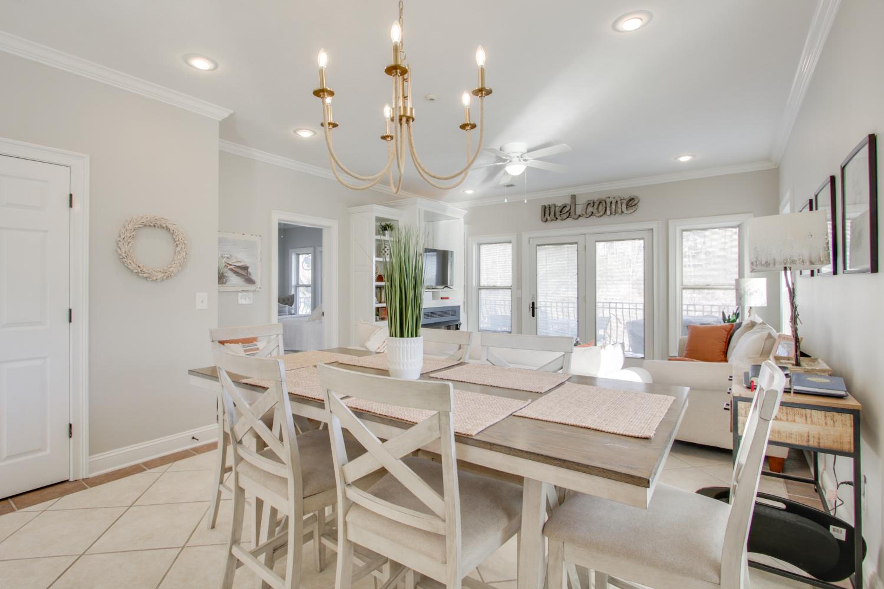 Newly Renovated Family Home on Tennessee River!