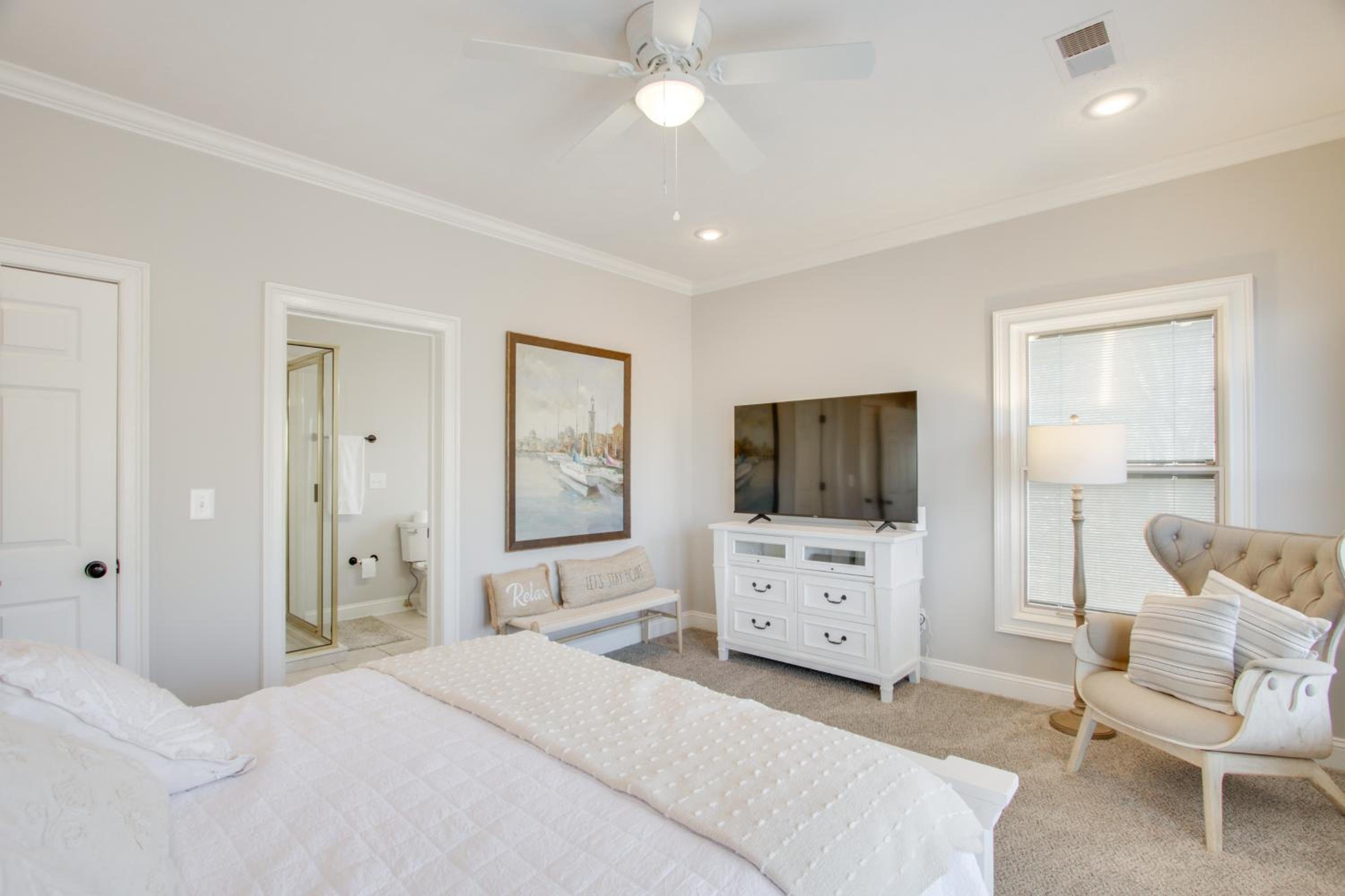 Newly Renovated Family Home on Tennessee River!
