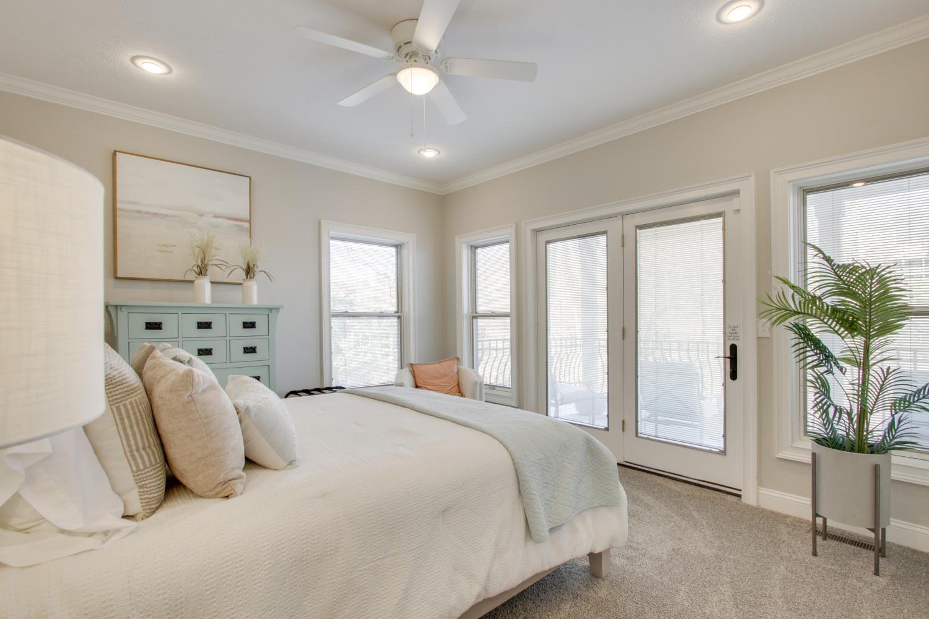Newly Renovated Family Home on Tennessee River!