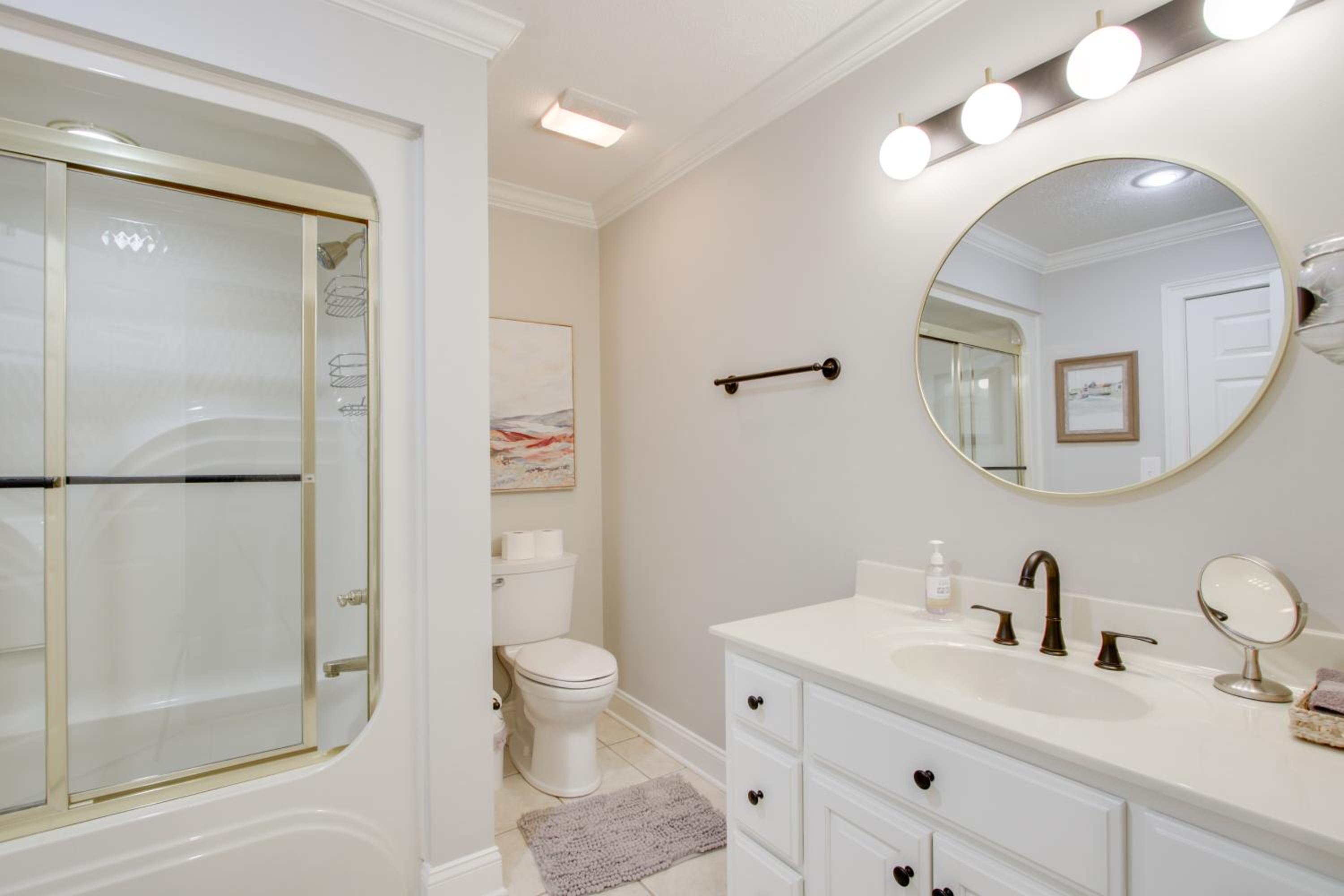 Newly Renovated Family Home on Tennessee River!