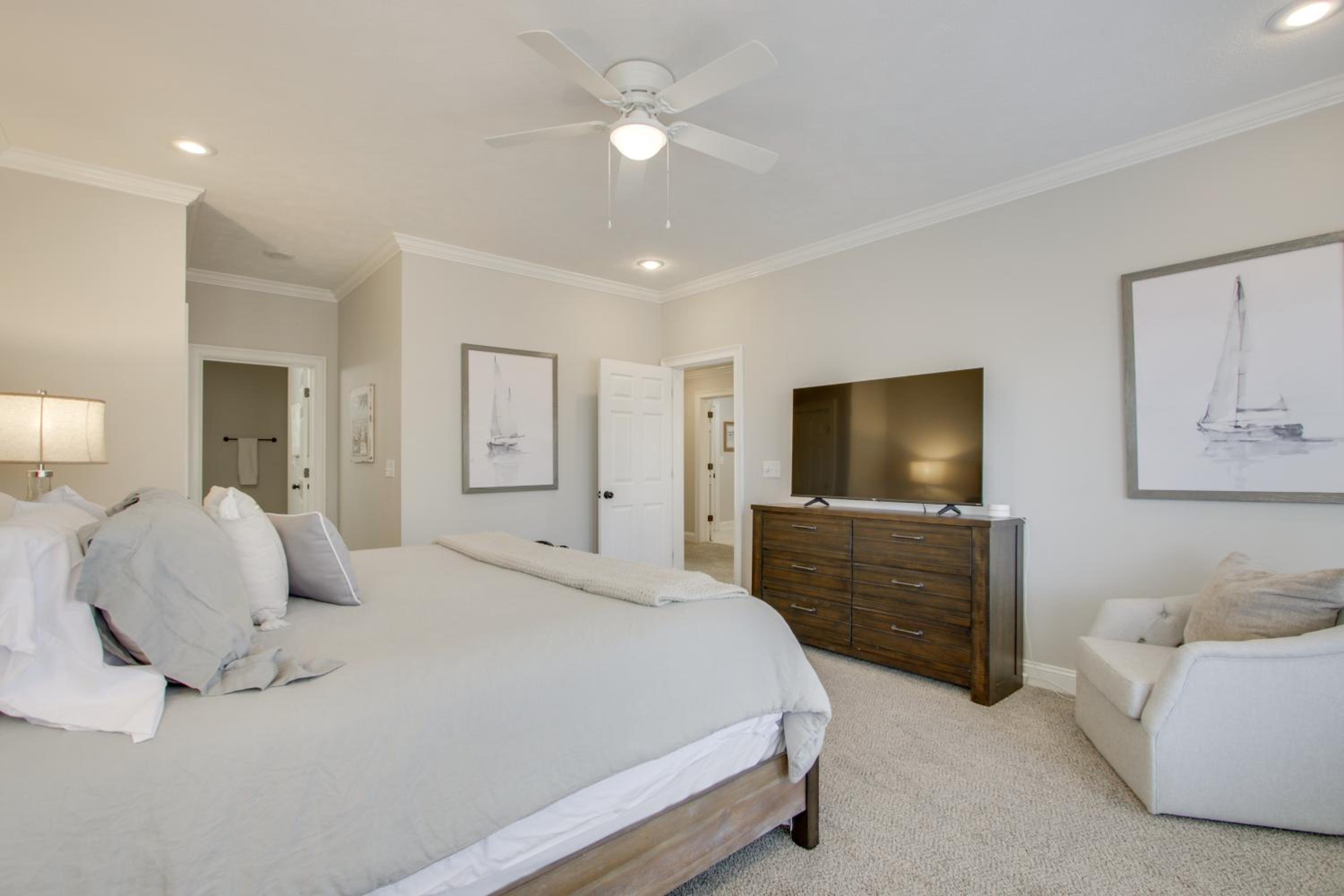 Newly Renovated Family Home on Tennessee River!