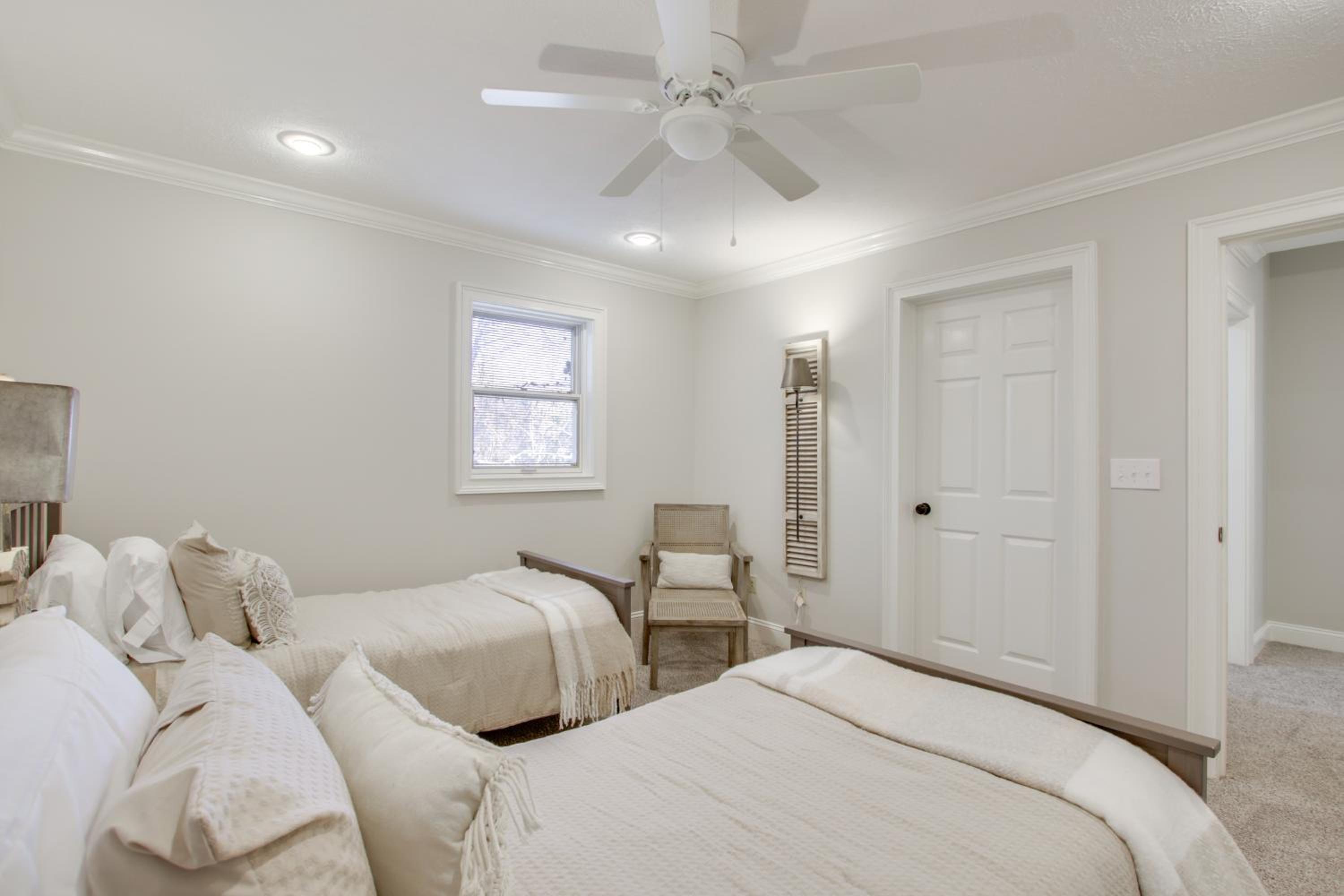 Newly Renovated Family Home on Tennessee River!