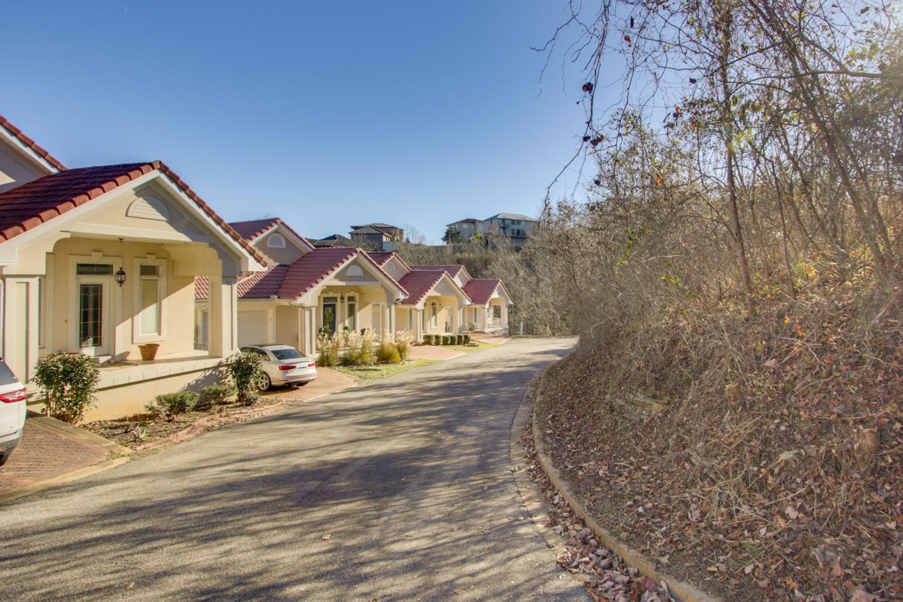 Newly Renovated Family Home on Tennessee River!