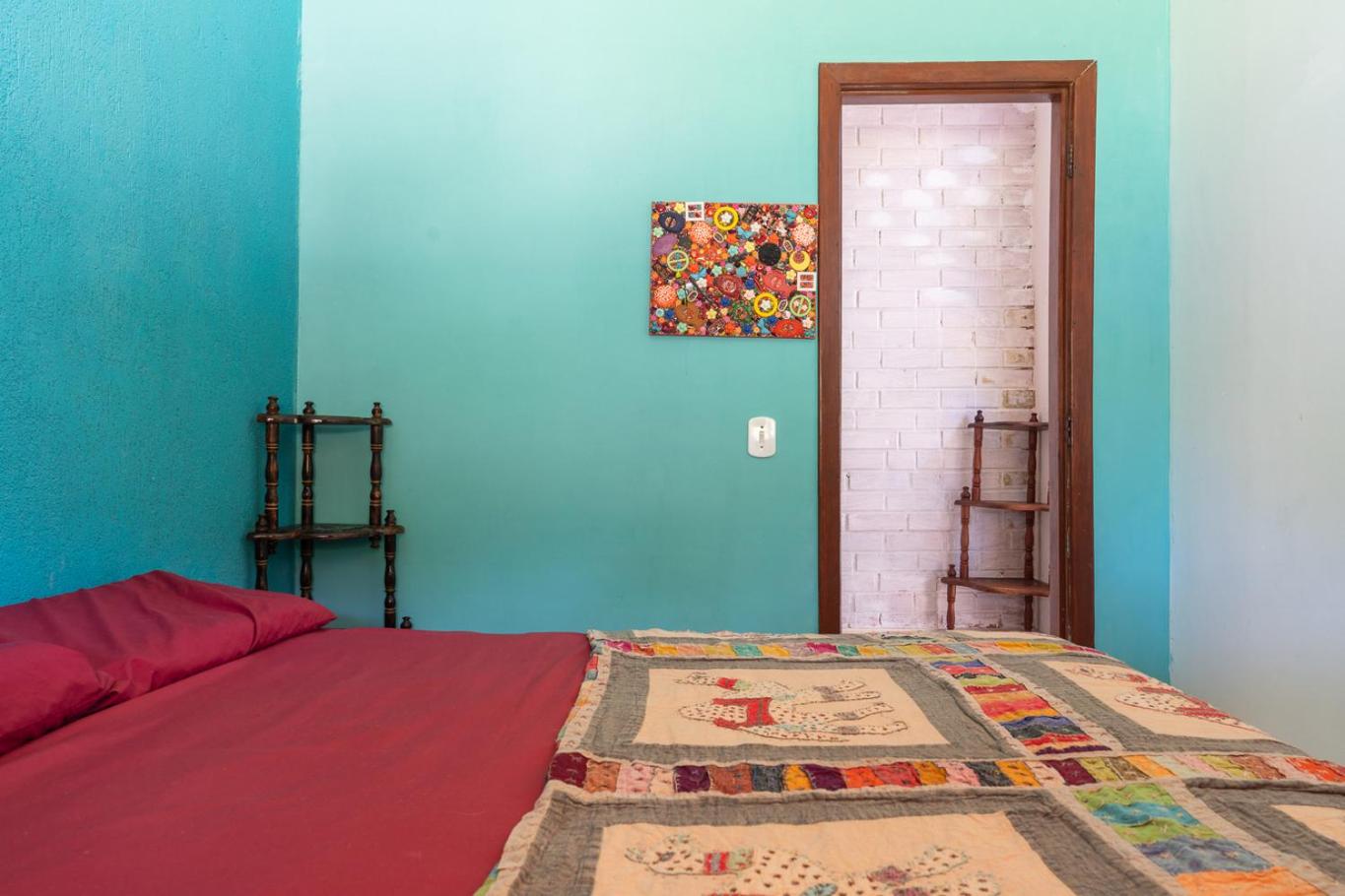 Casa com Piscina, Churrasqueira e Garagem