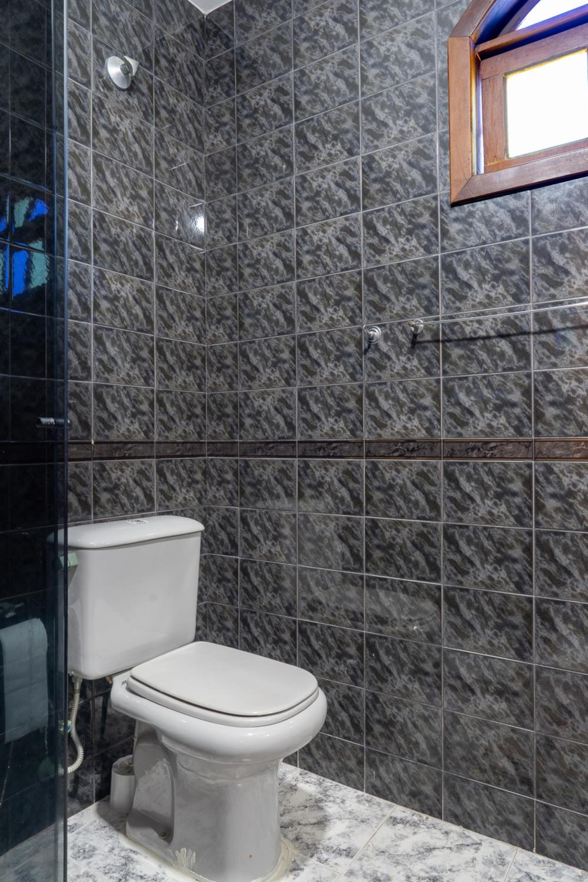 Casa com Piscina, Churrasqueira e Garagem