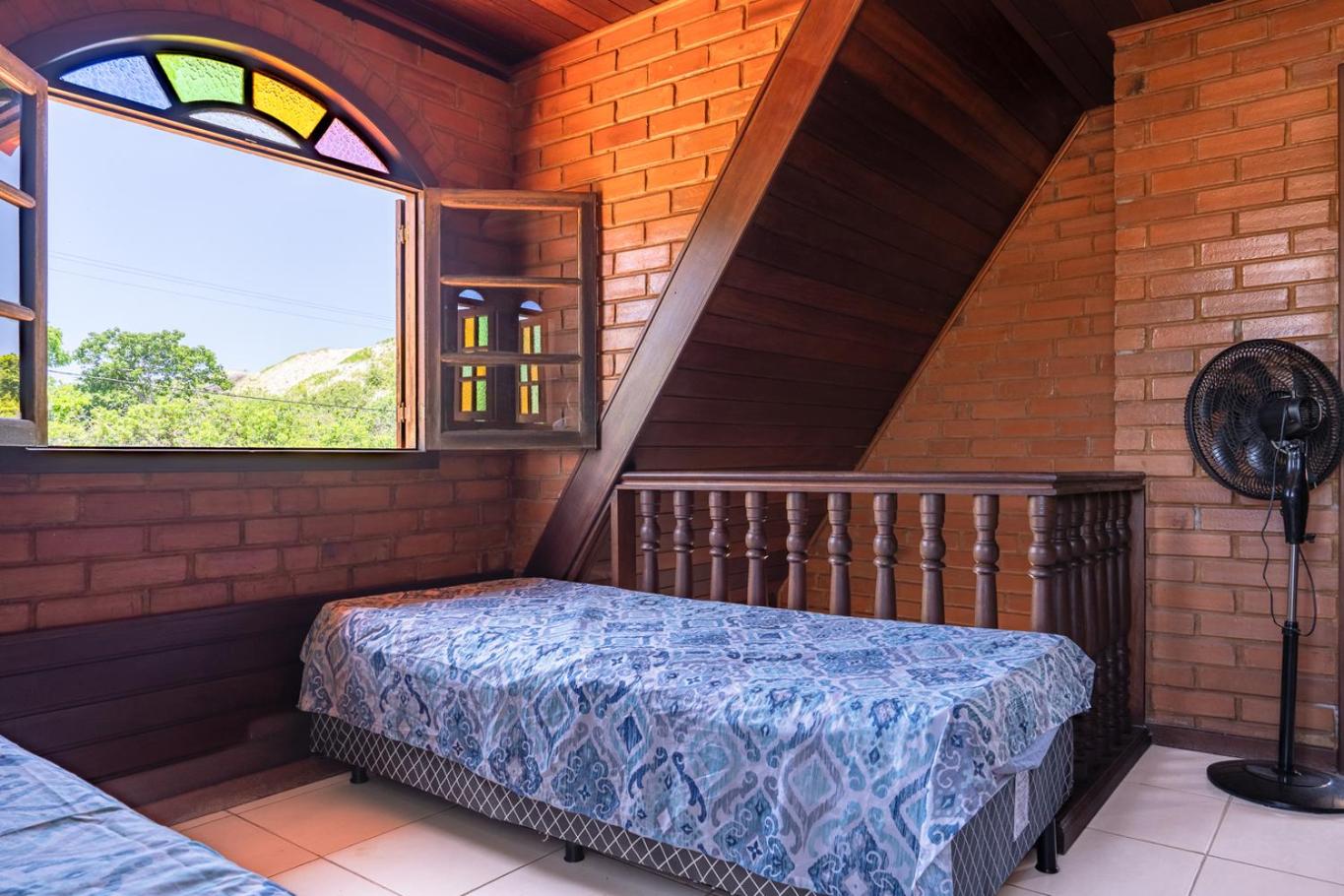 Casa com Piscina, Churrasqueira e Garagem