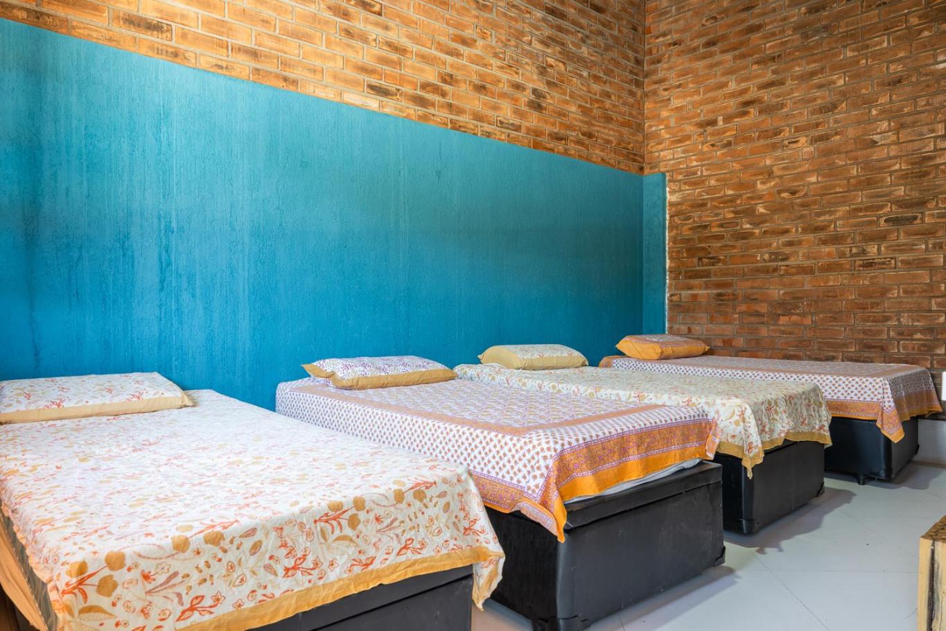 Casa com Piscina, Churrasqueira e Garagem