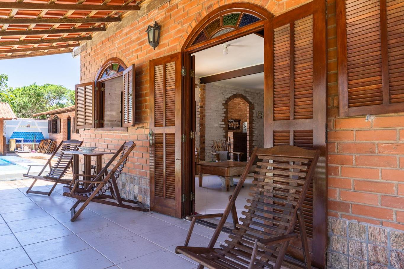 Casa com Piscina, Churrasqueira e Garagem