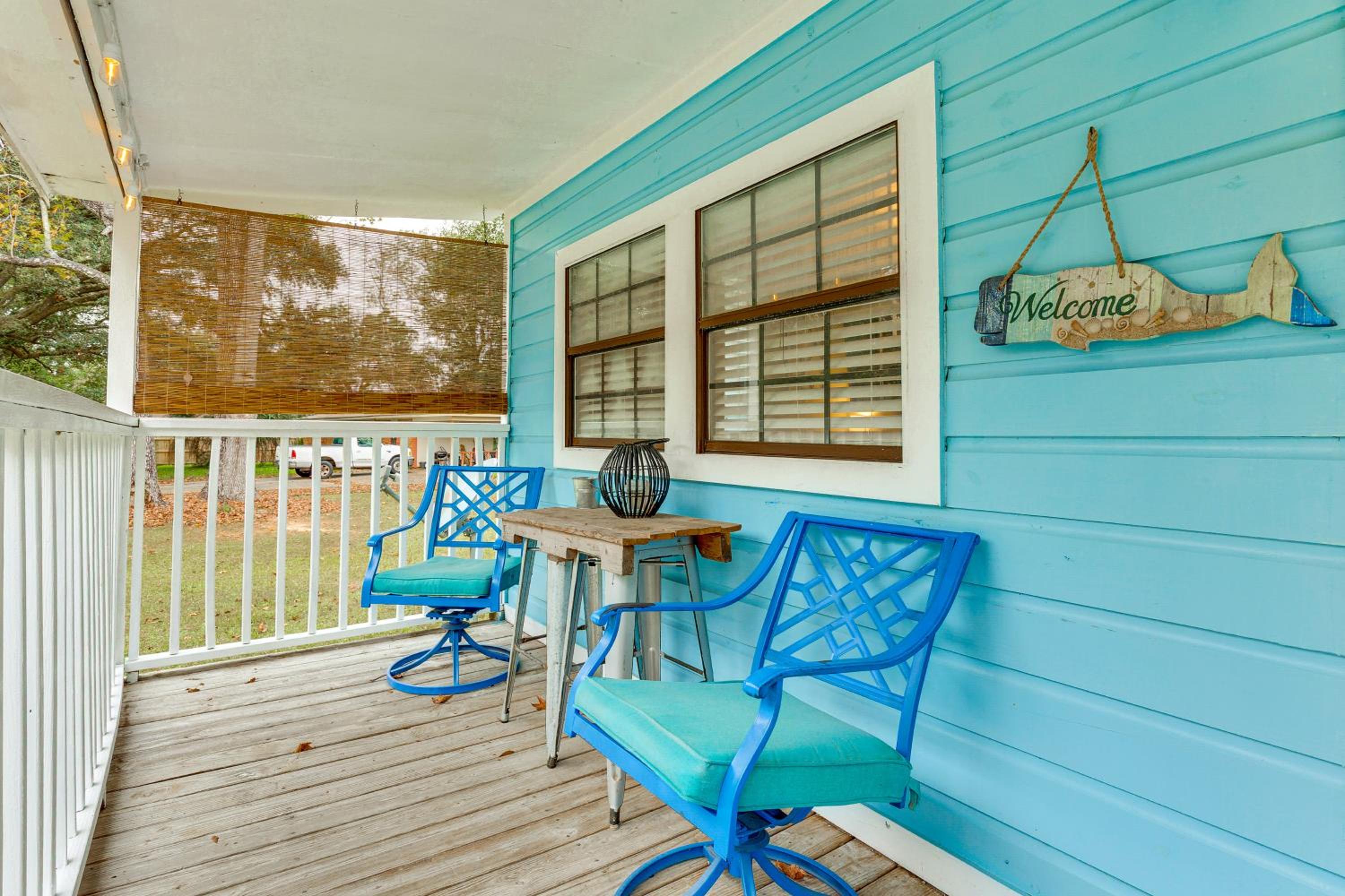 Endless Entertainment! Unique and Cozy Theodore Home