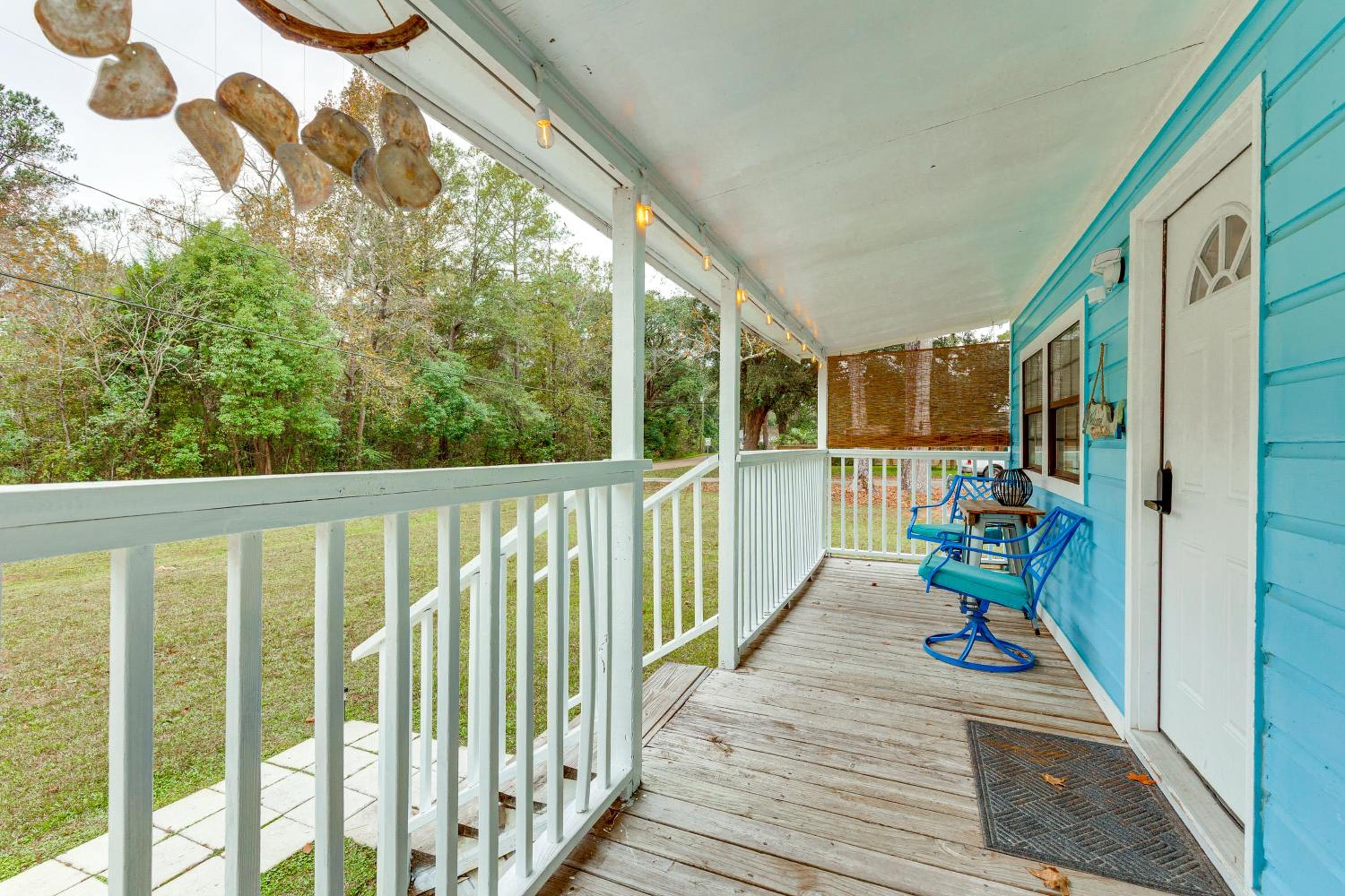 Endless Entertainment! Unique and Cozy Theodore Home
