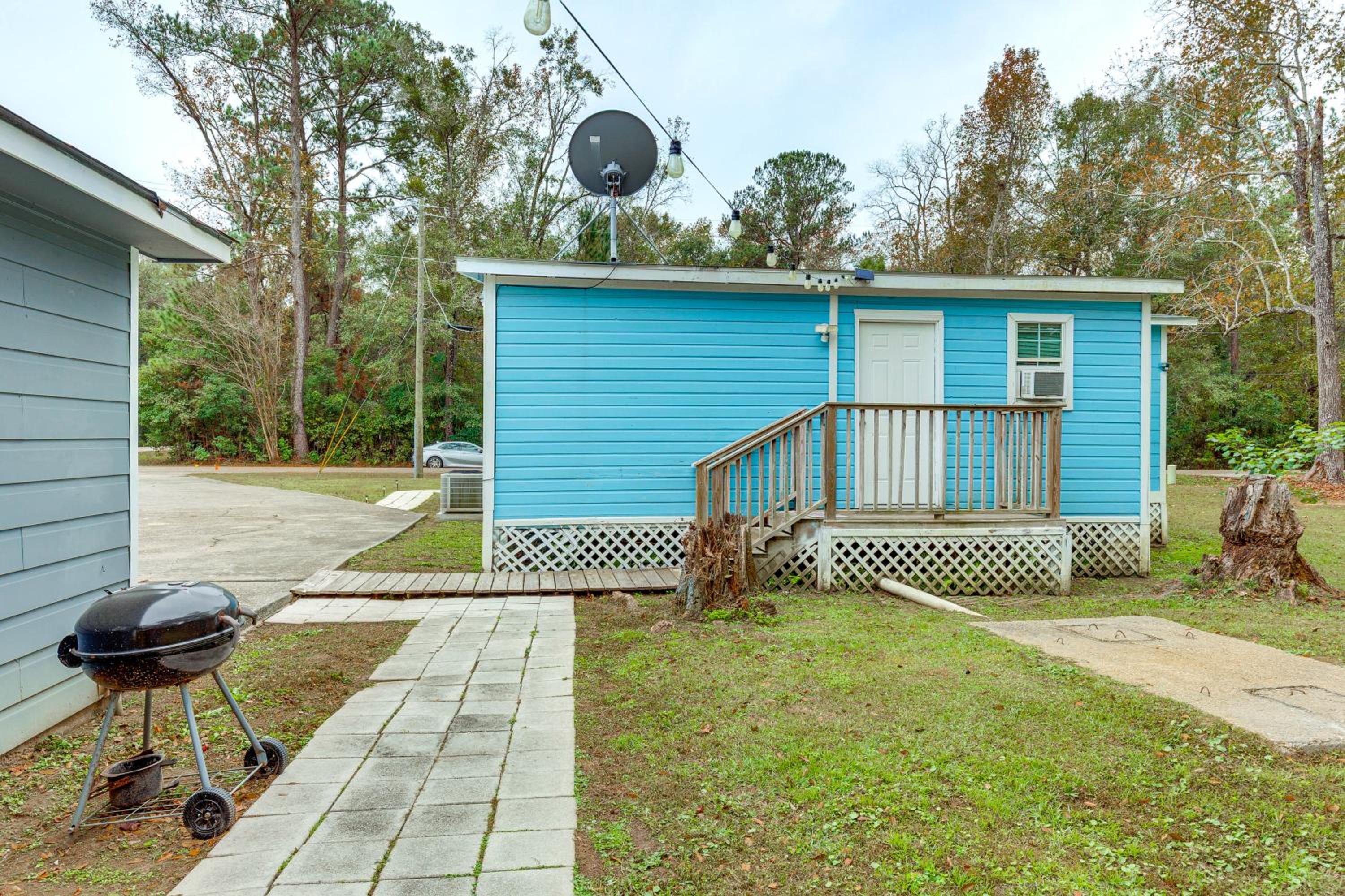Endless Entertainment! Unique and Cozy Theodore Home