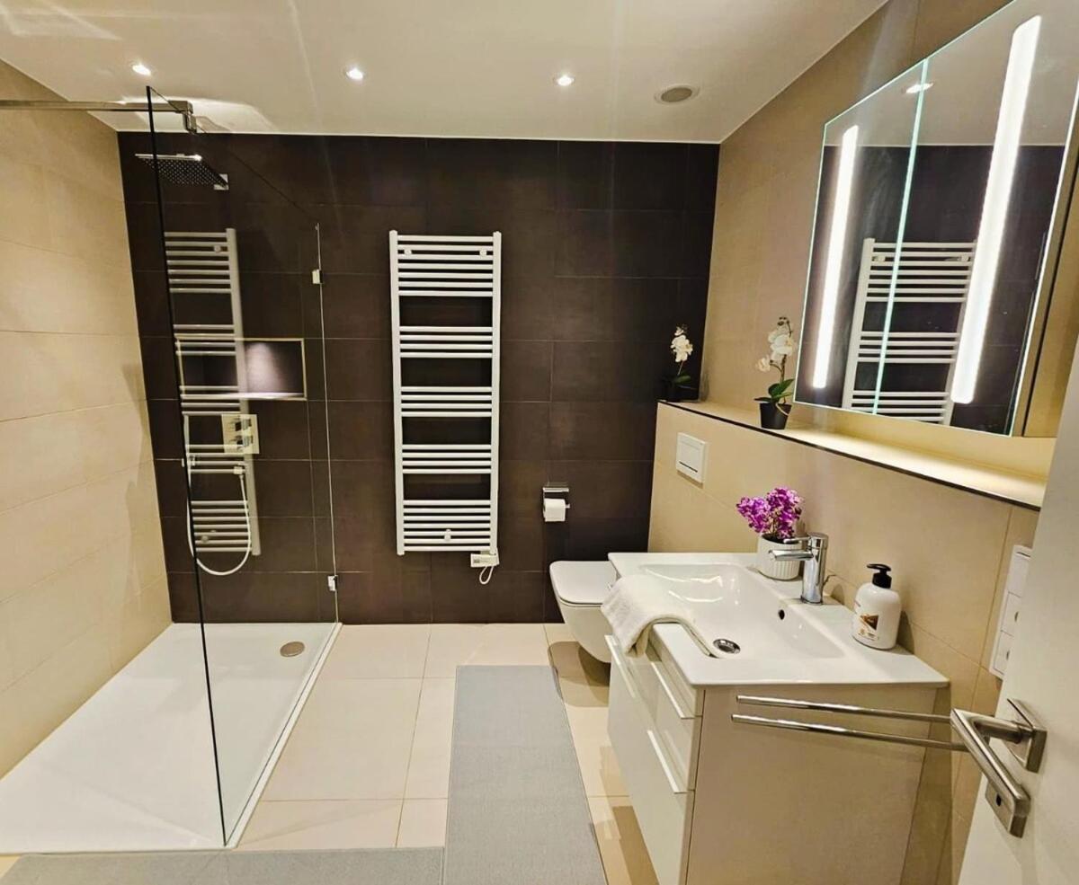 Warm&Bright 1BR Flat with terrace and parking