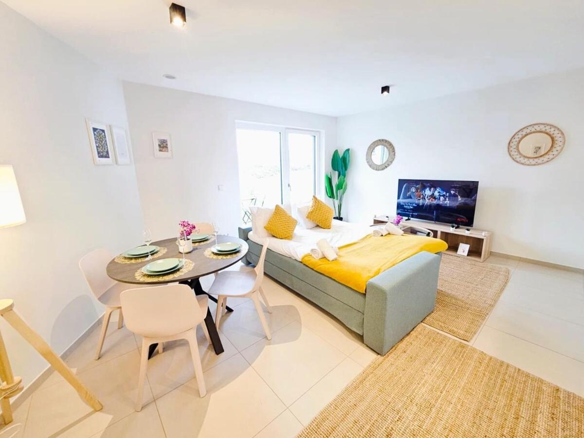 Warm&Bright 1BR Flat with terrace and parking