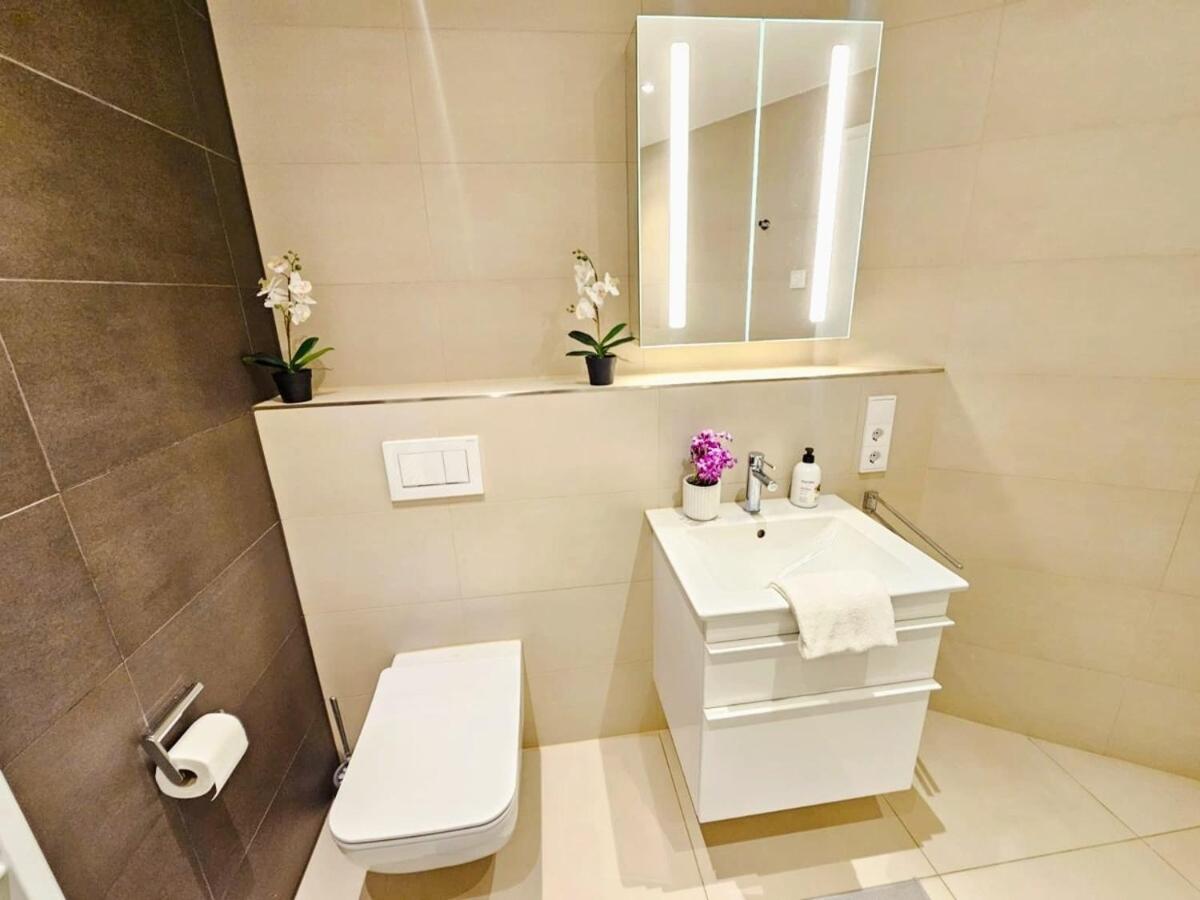 Warm&Bright 1BR Flat with terrace and parking
