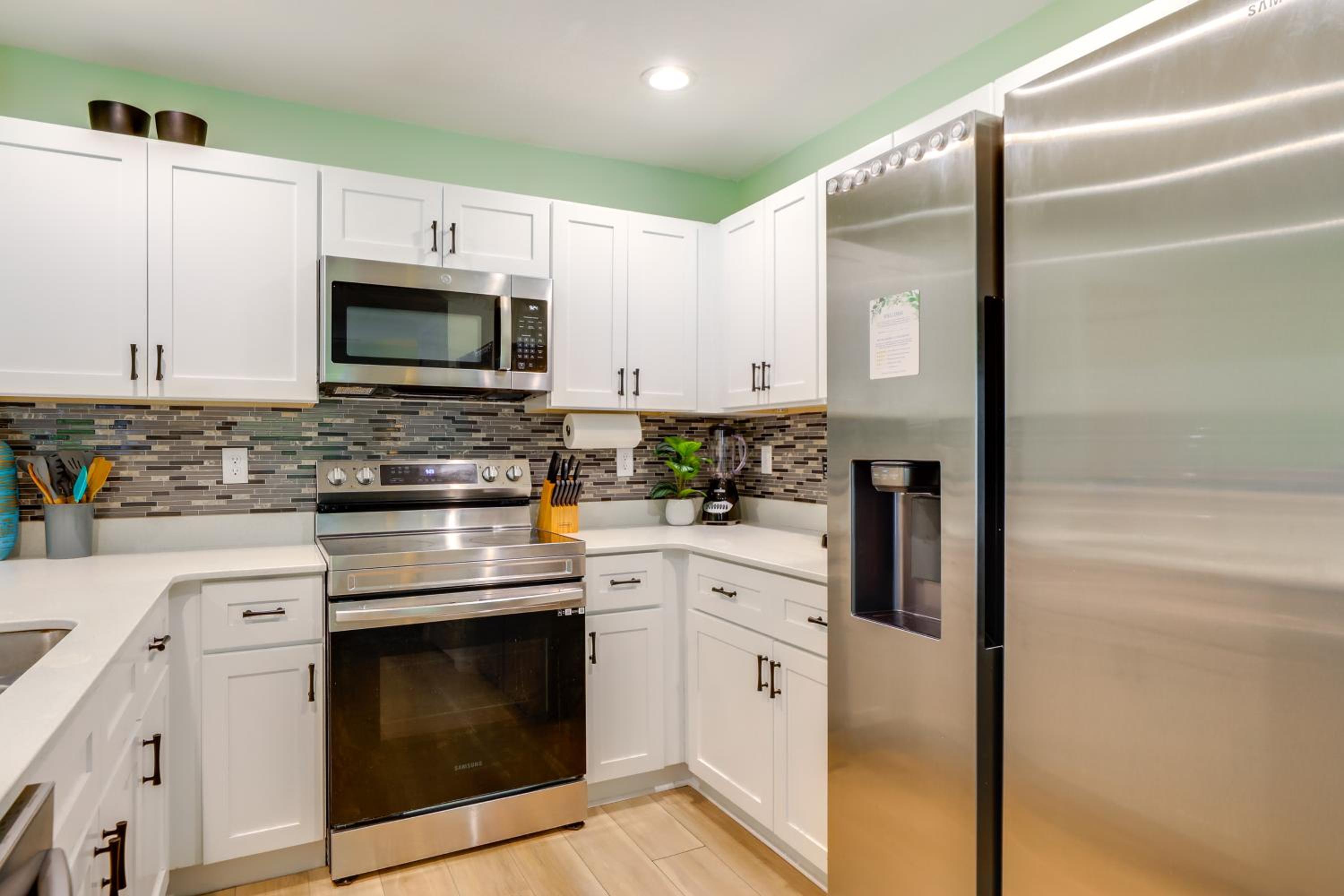 3 Mi to Riverwalk Family Gem in Gated Community!