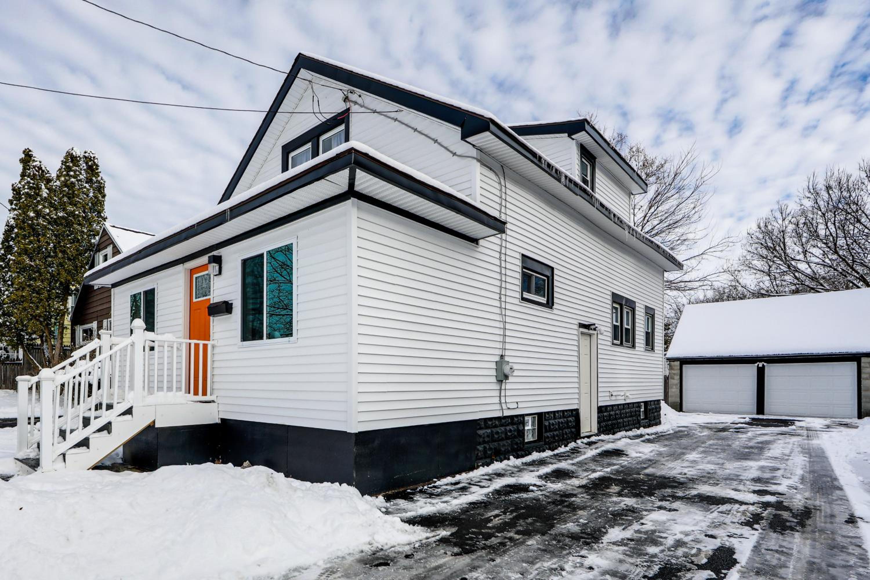Walkable and Modern! Syracuse Home Near Campus