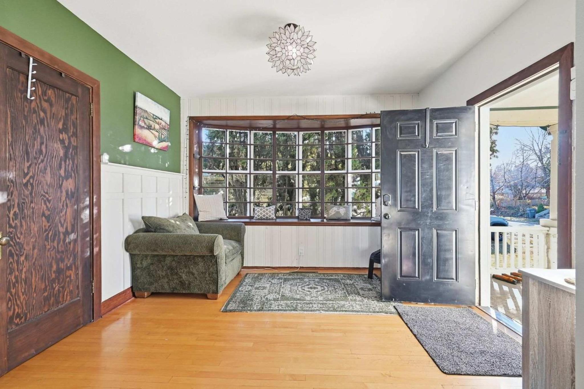 Historic Yakima Home 4BR Office Backyard Oasis