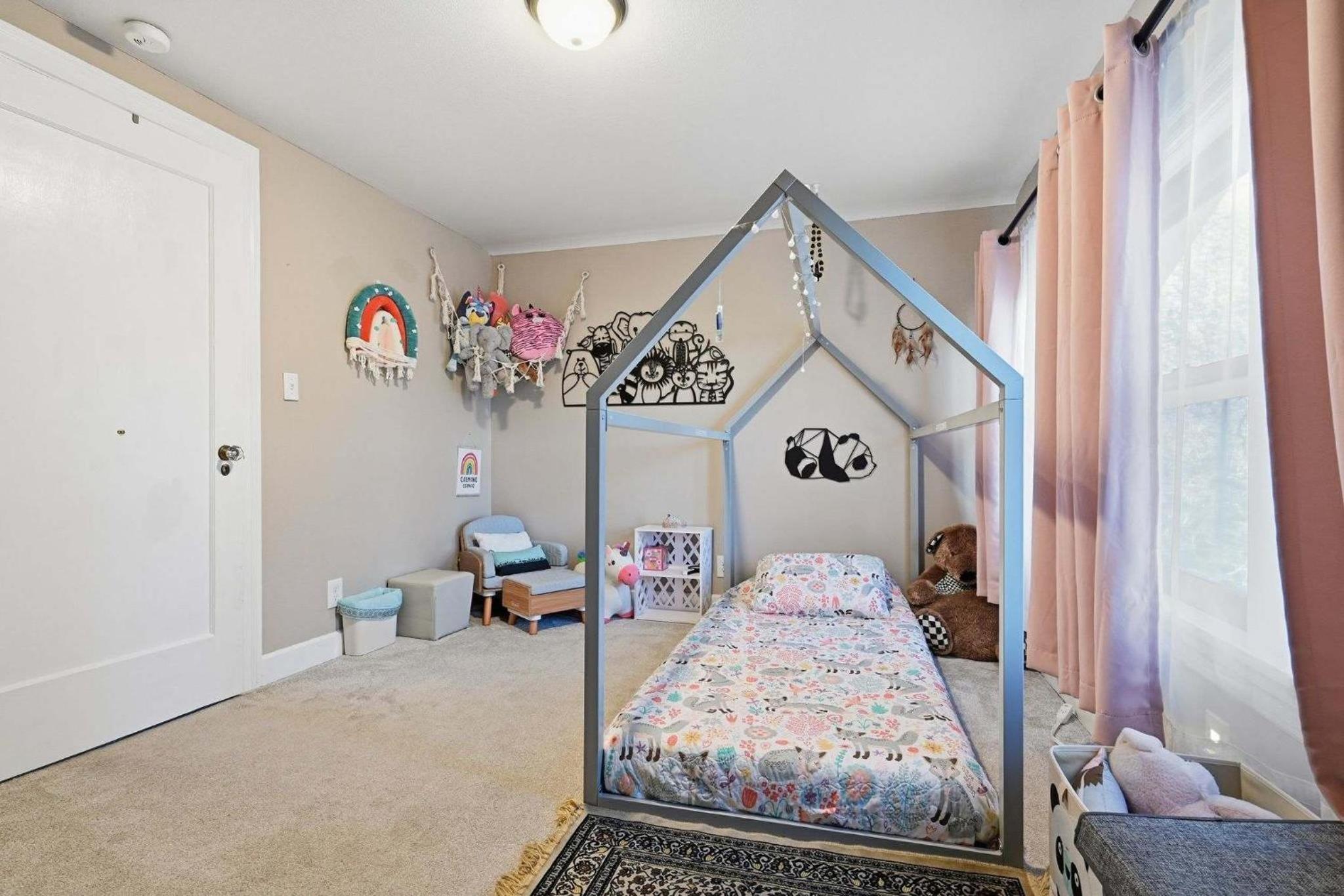 Historic Yakima Home 4BR Office Backyard Oasis