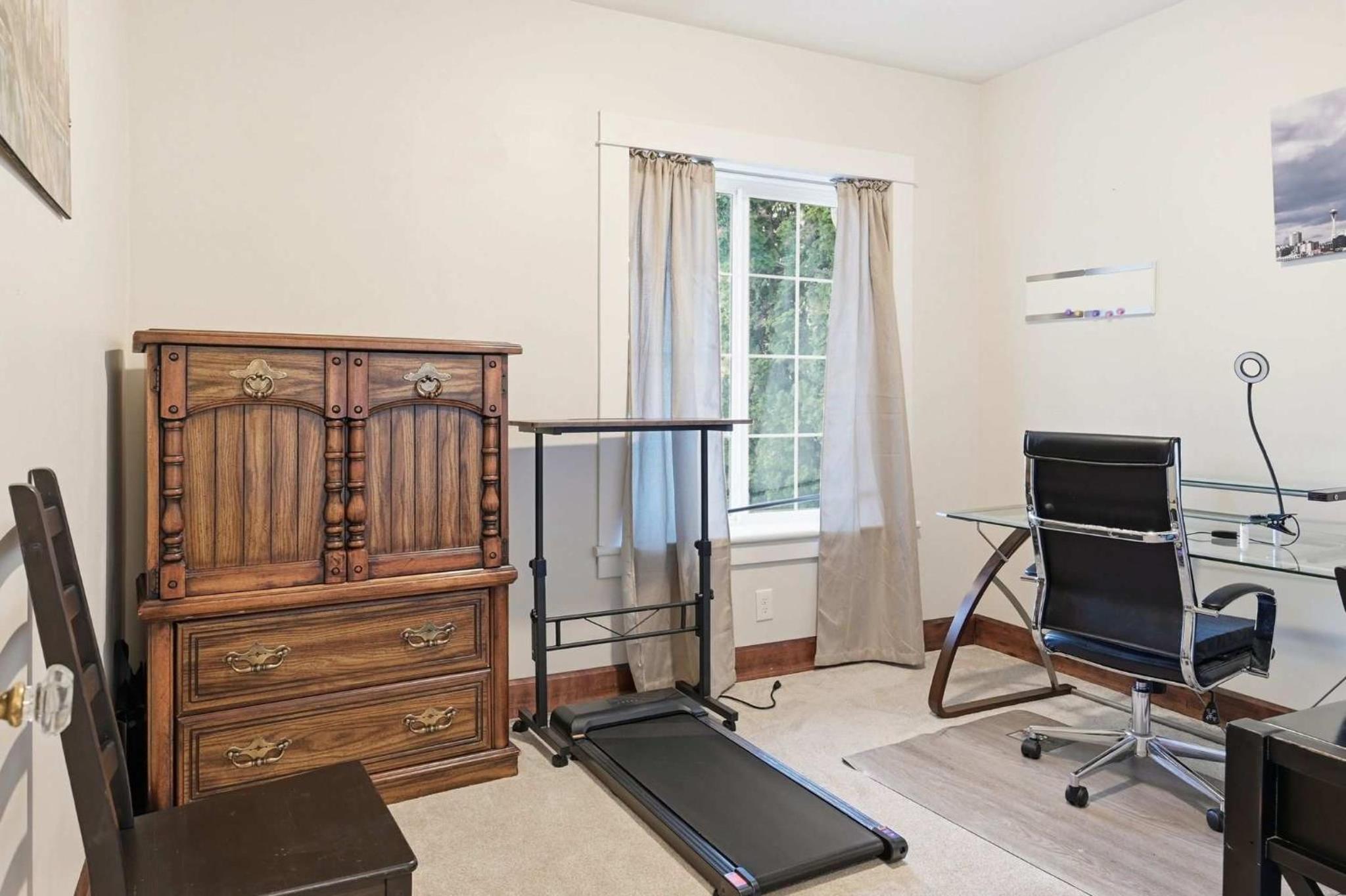 Historic Yakima Home 4BR Office Backyard Oasis