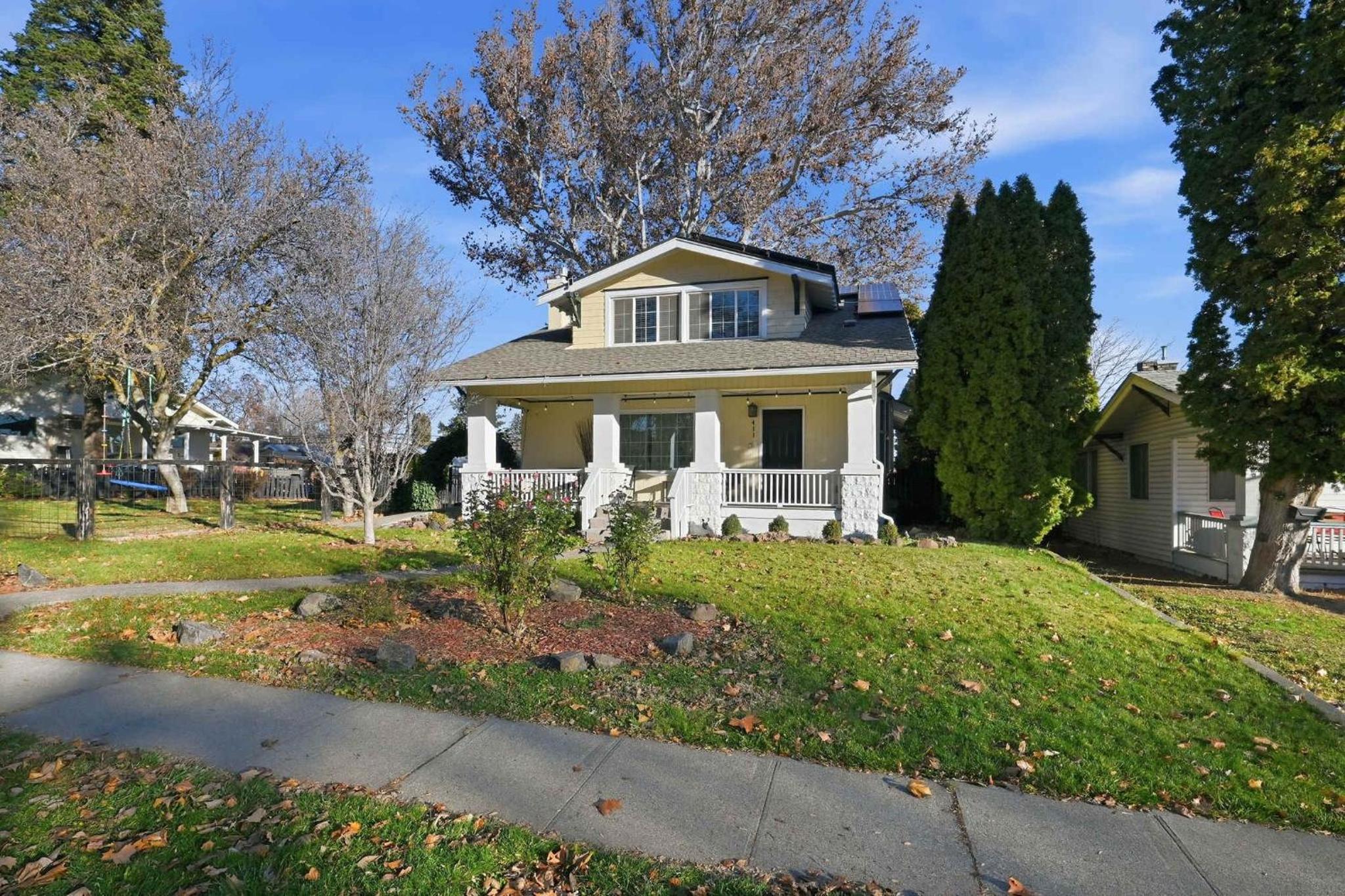 Historic Yakima Home 4BR Office Backyard Oasis