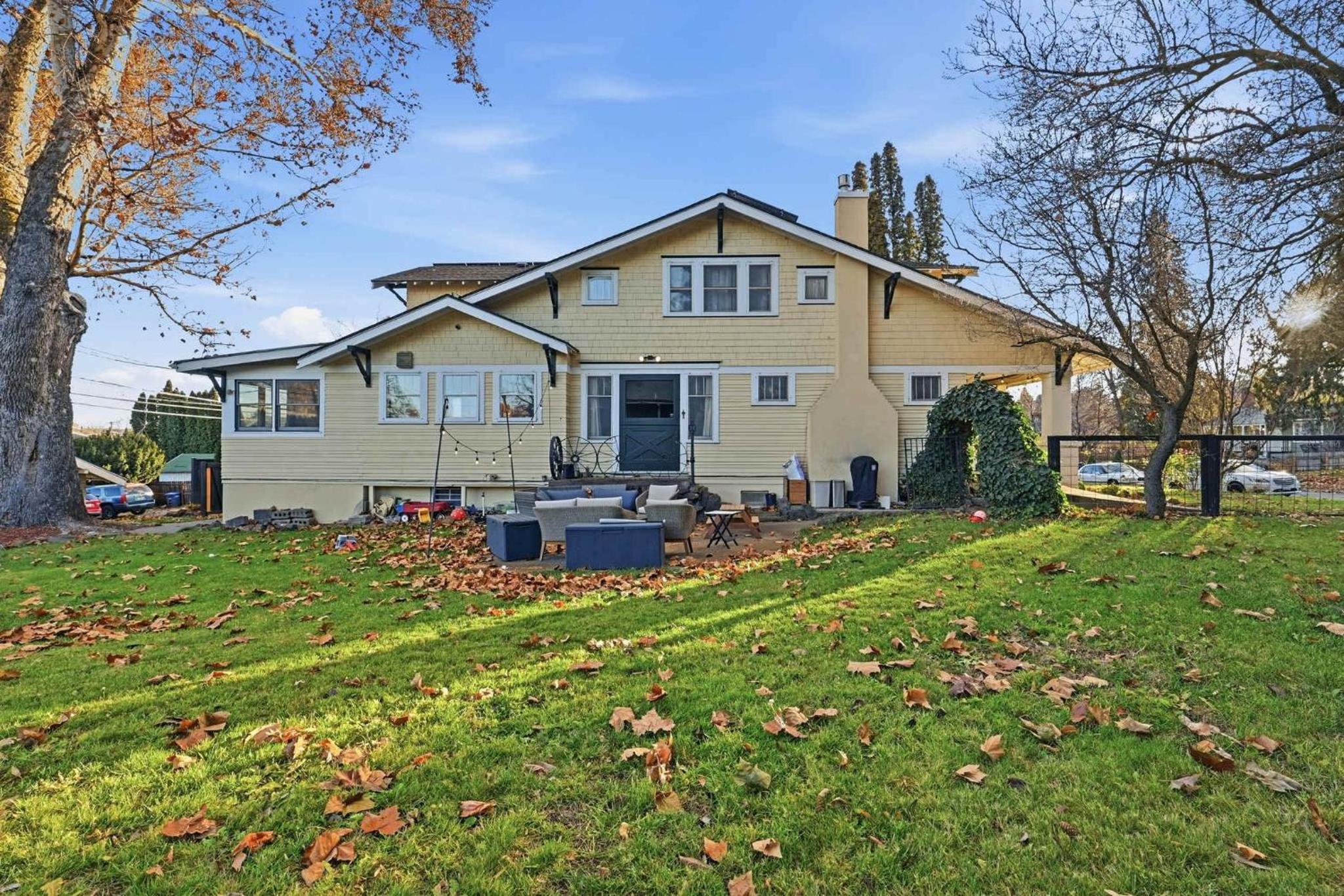 Historic Yakima Home 4BR Office Backyard Oasis