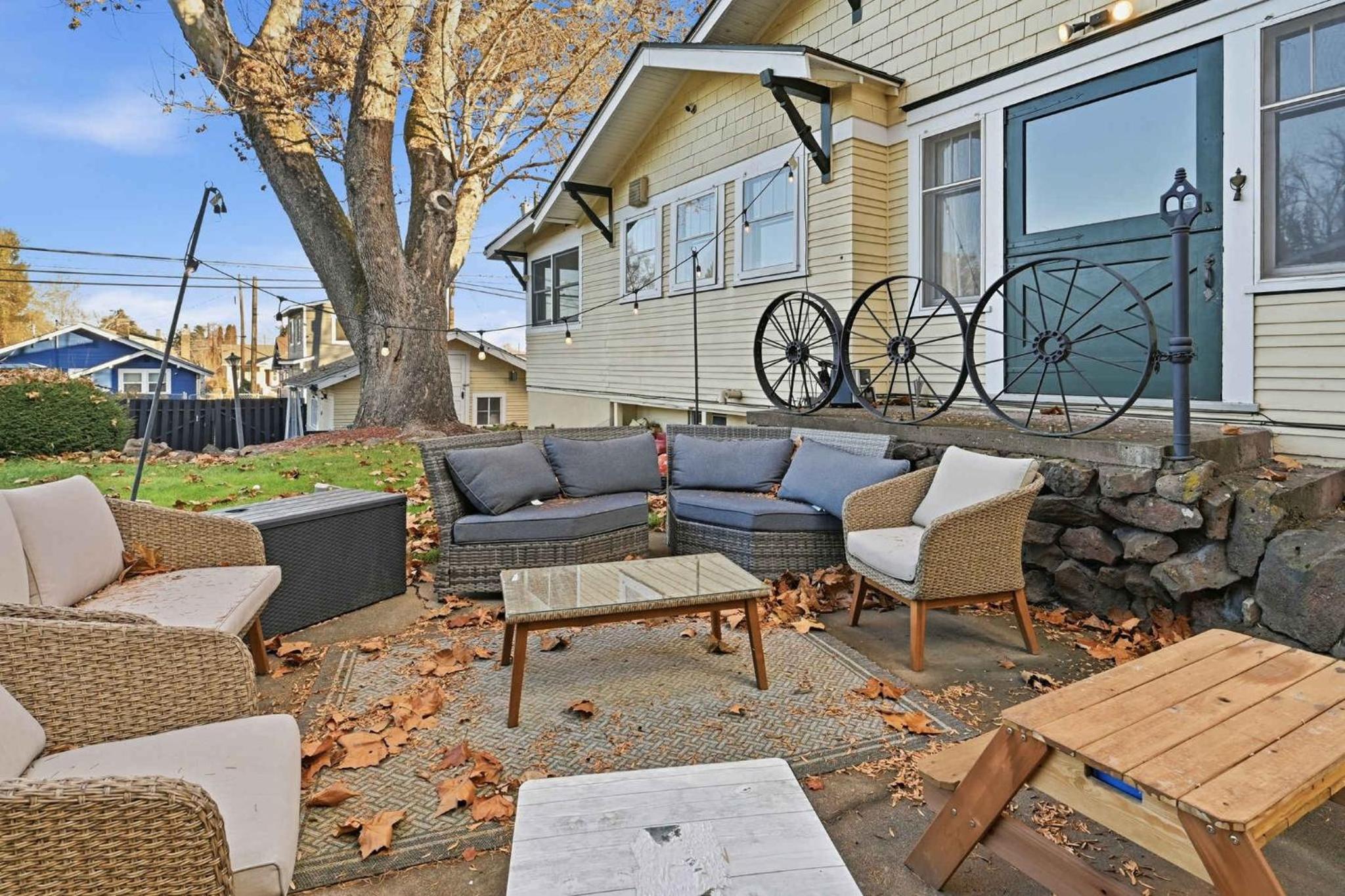Historic Yakima Home 4BR Office Backyard Oasis