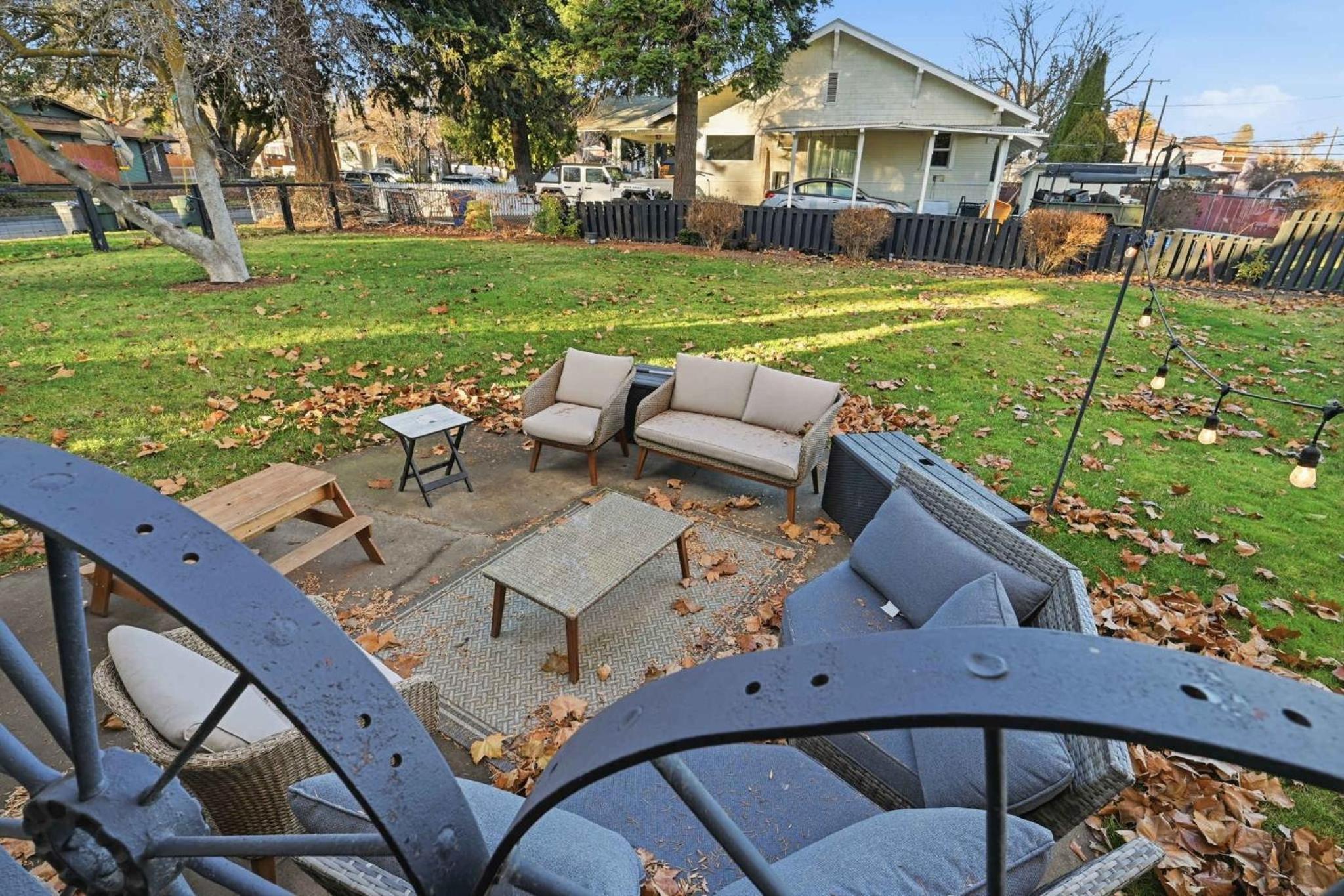 Historic Yakima Home 4BR Office Backyard Oasis
