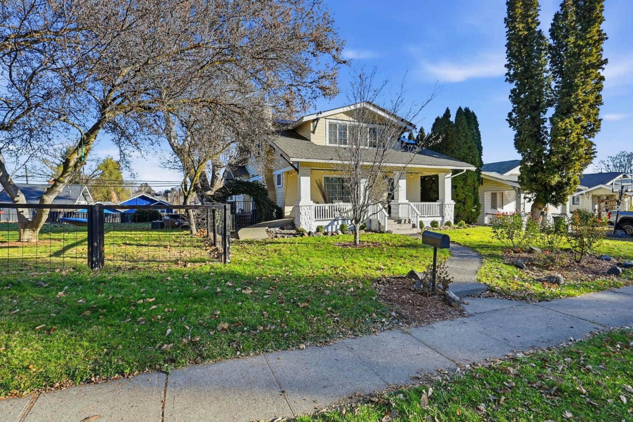 Historic Yakima Home 4BR Office Backyard Oasis