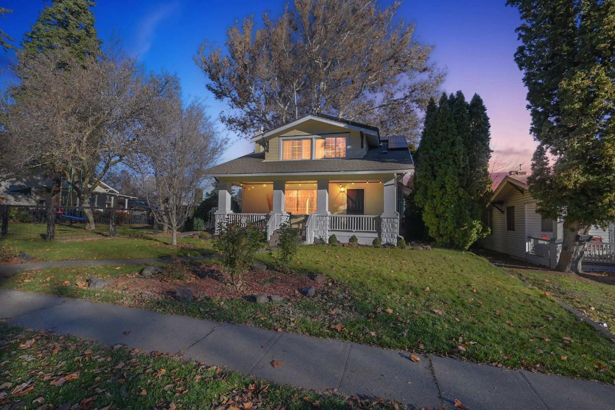 Historic Yakima Home 4BR Office Backyard Oasis