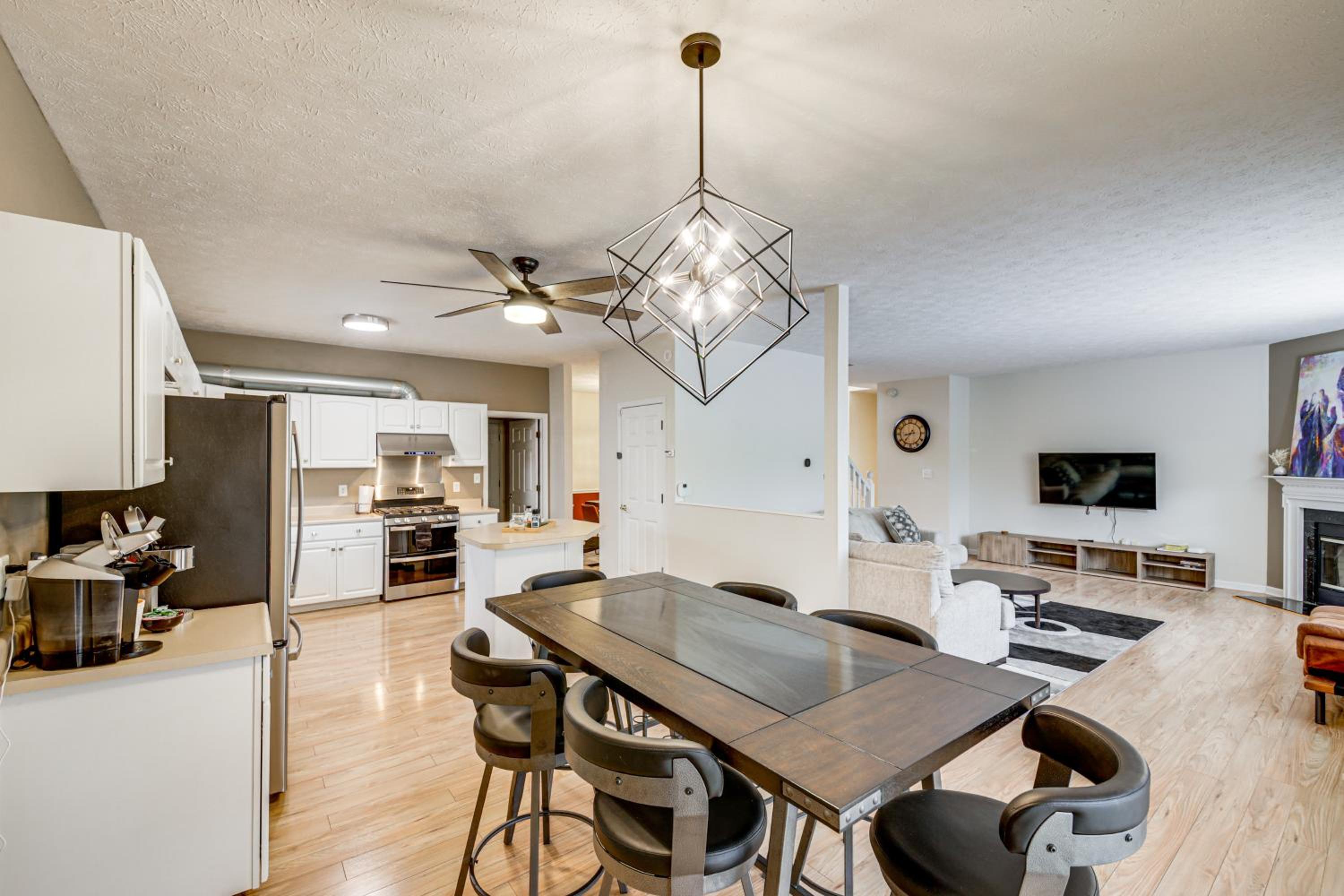 2 Mi to Arts and Design District Retreat with Yard