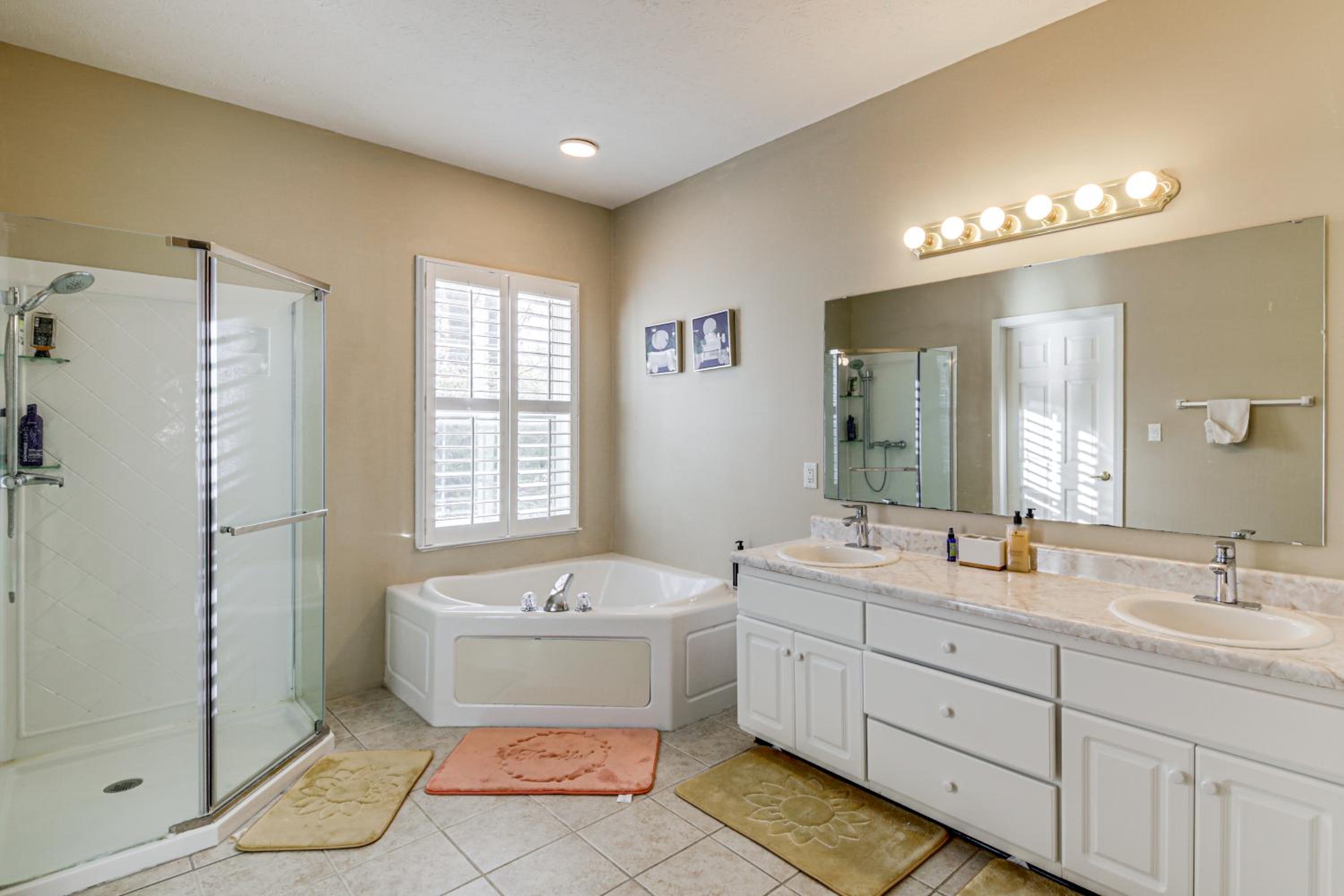 2 Mi to Arts and Design District Retreat with Yard