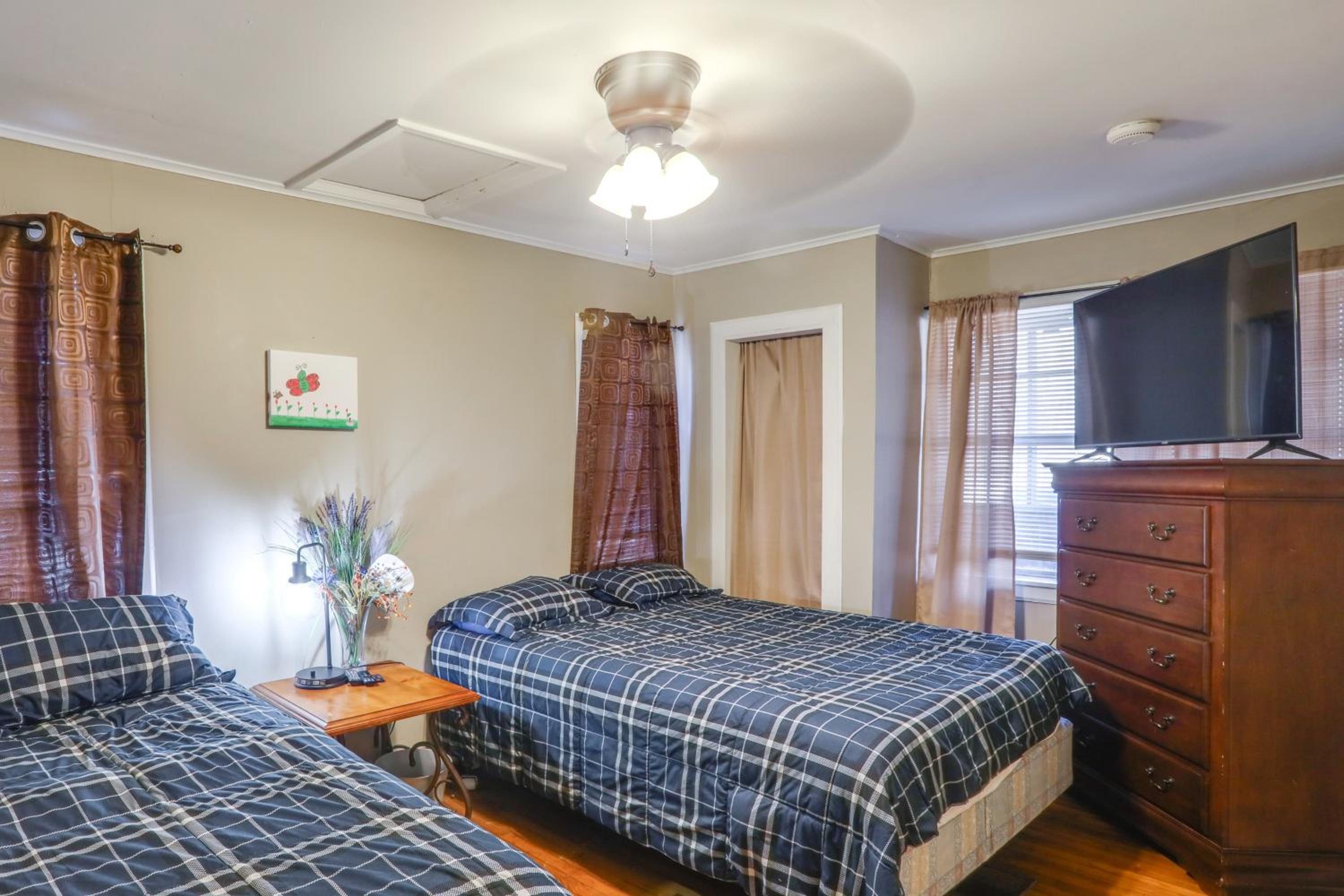 5 Mi to Sardis Lake! Relaxed Stay Near Outdoor Fun
