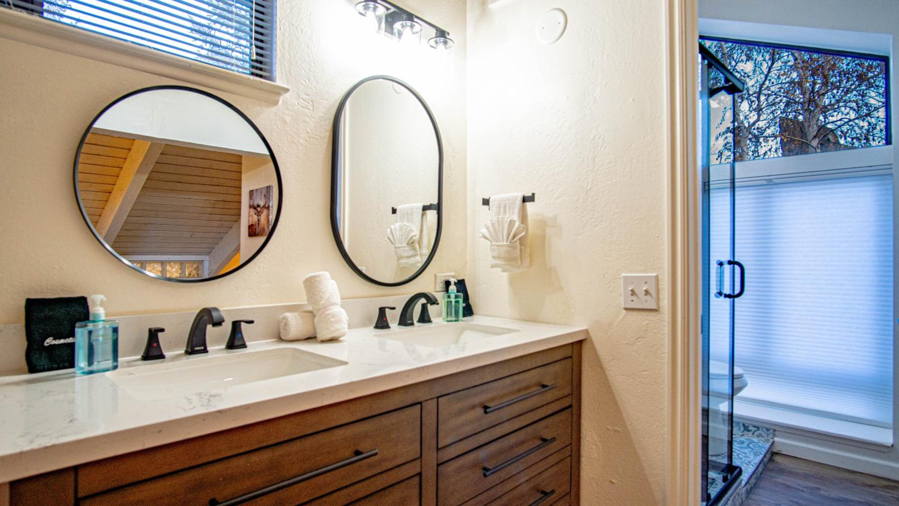 SV124- Walk to lifts and Town-Hot tub & Pool