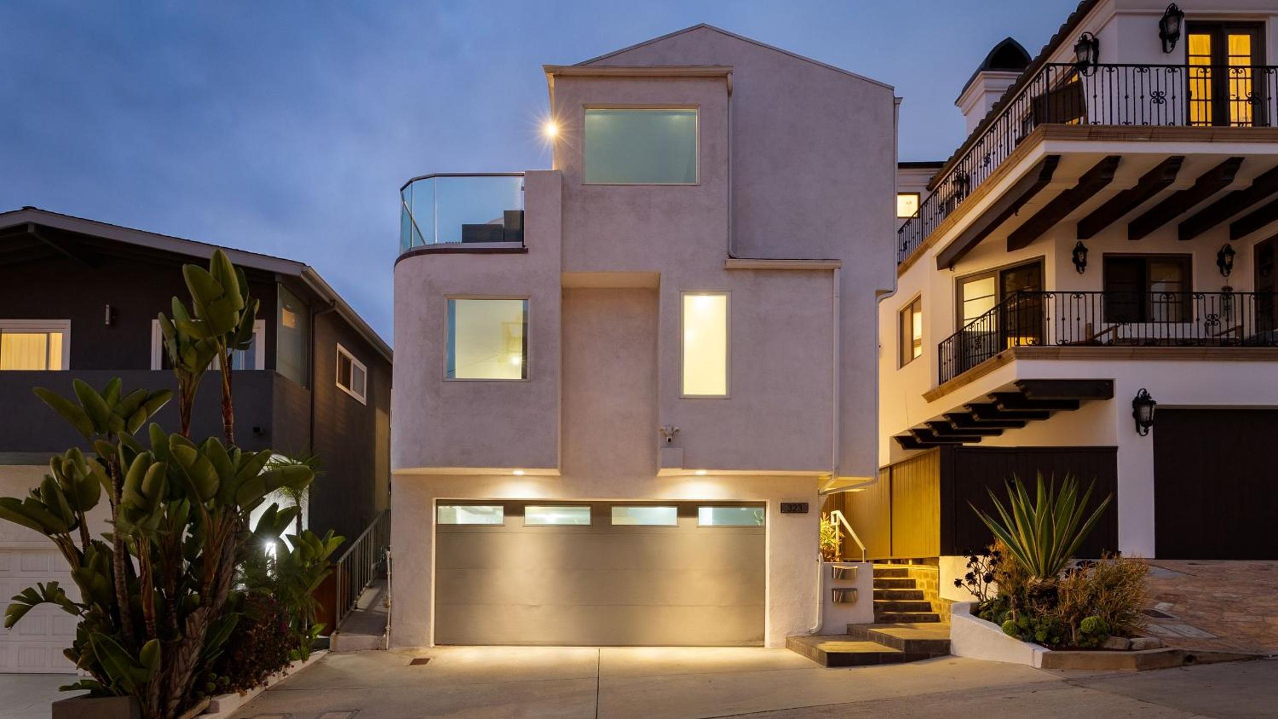 Walk to Manhattan Beach Pier Ocean Views Balcony Peloton Casa Del Mar by AvantStay