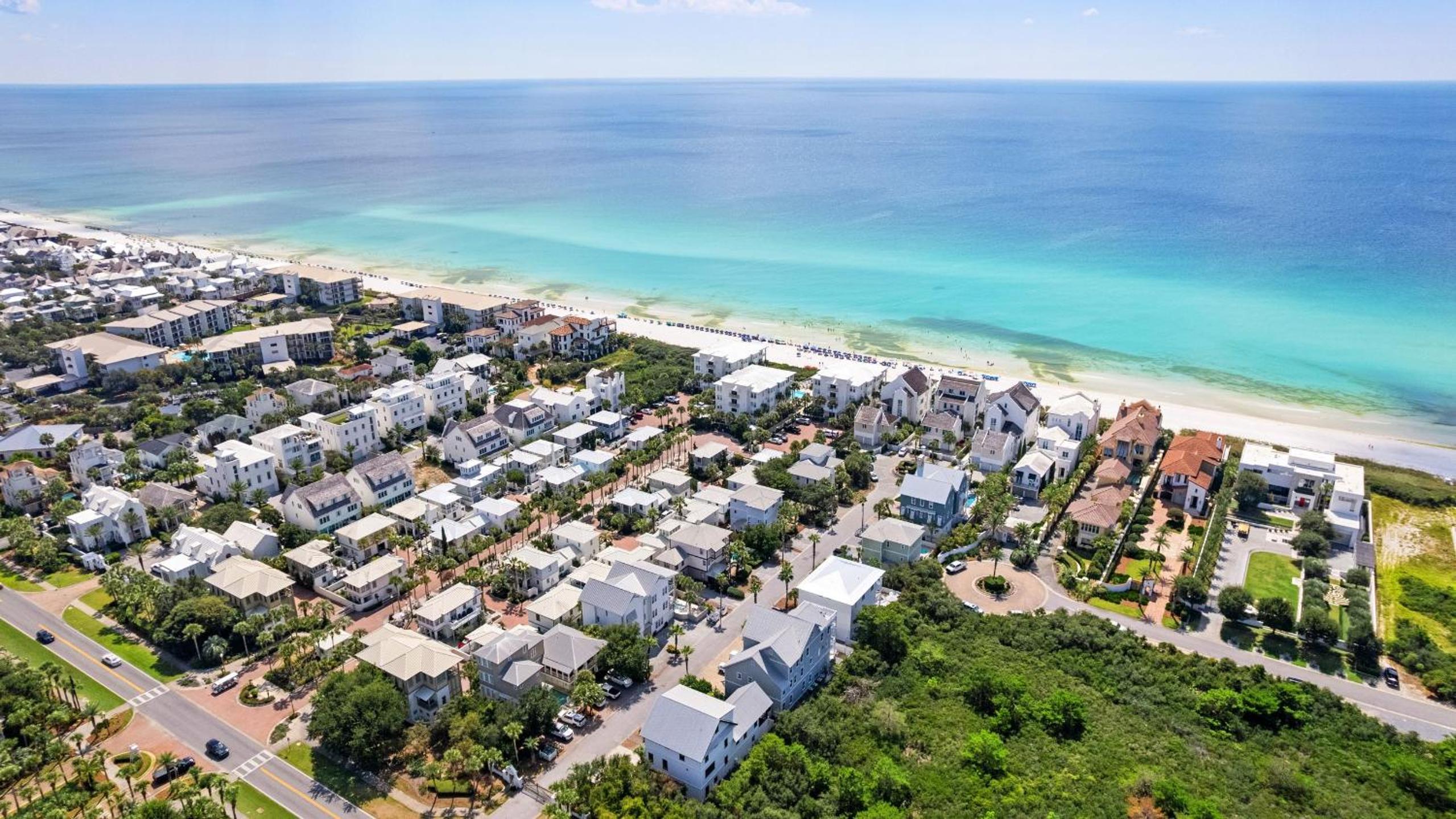 3 Ensuite Bedrooms Porches BBQ Near Inlet Beach 30A Ciel Bleu by Avantstay