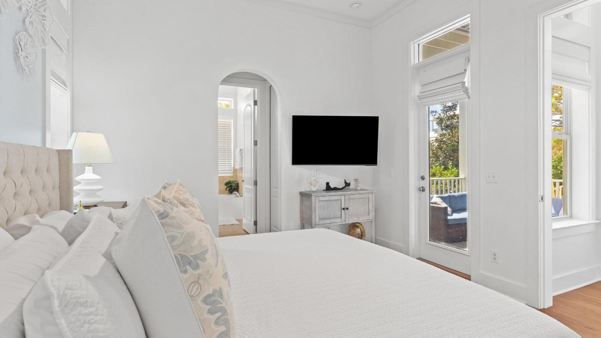 3 Ensuite Bedrooms Porches BBQ Near Inlet Beach 30A Ciel Bleu by Avantstay
