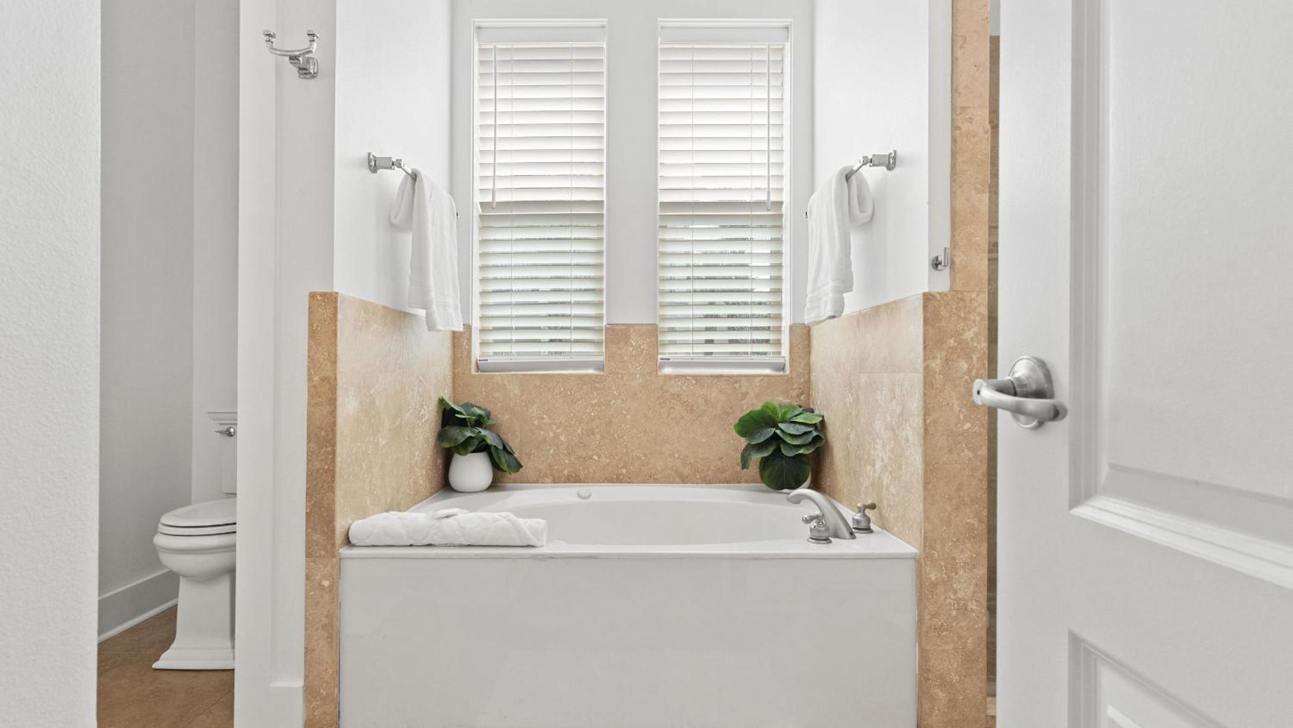 3 Ensuite Bedrooms Porches BBQ Near Inlet Beach 30A Ciel Bleu by Avantstay