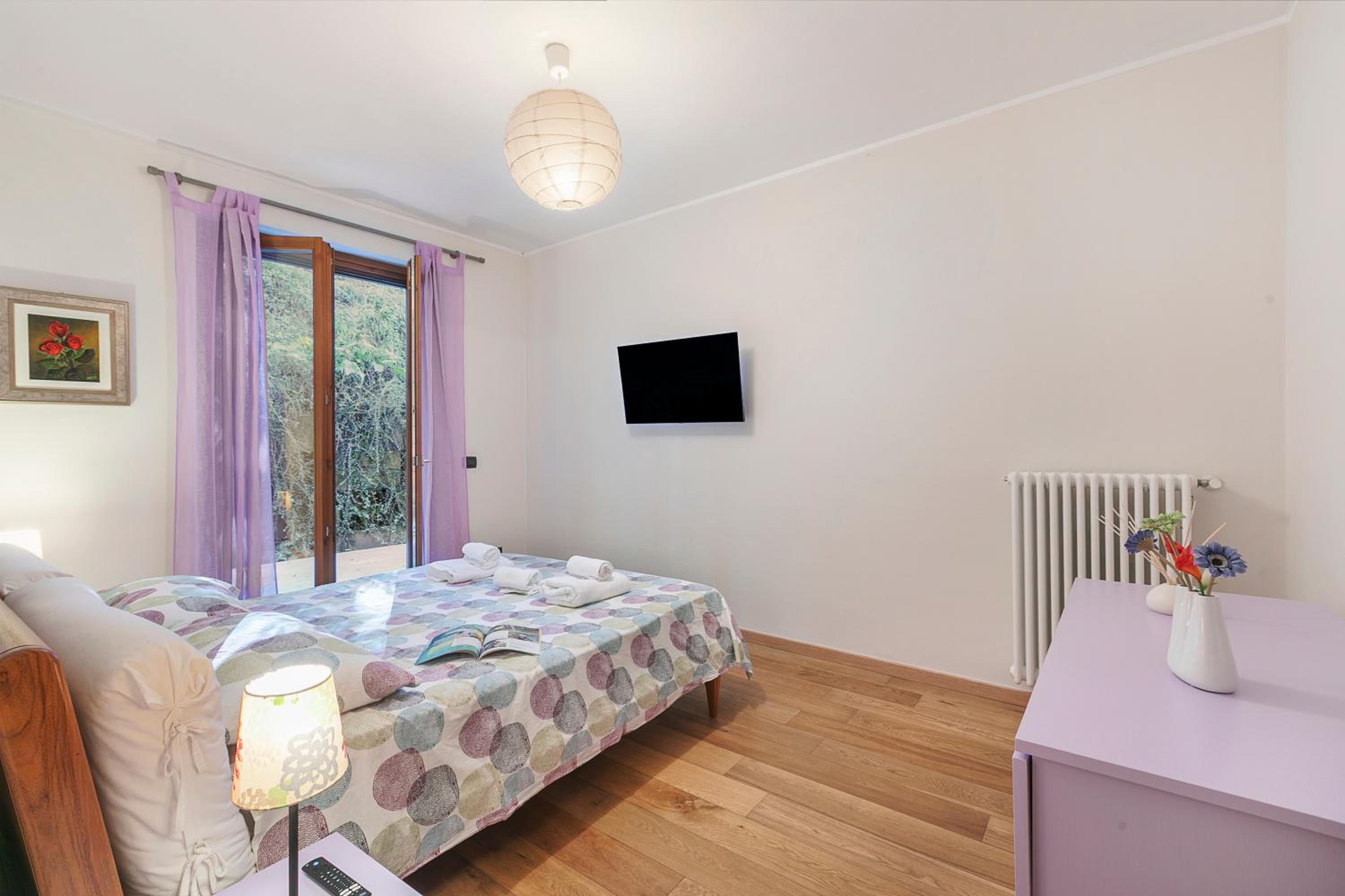 Blu Oltrelago Pool & Lake - Happy Rentals
