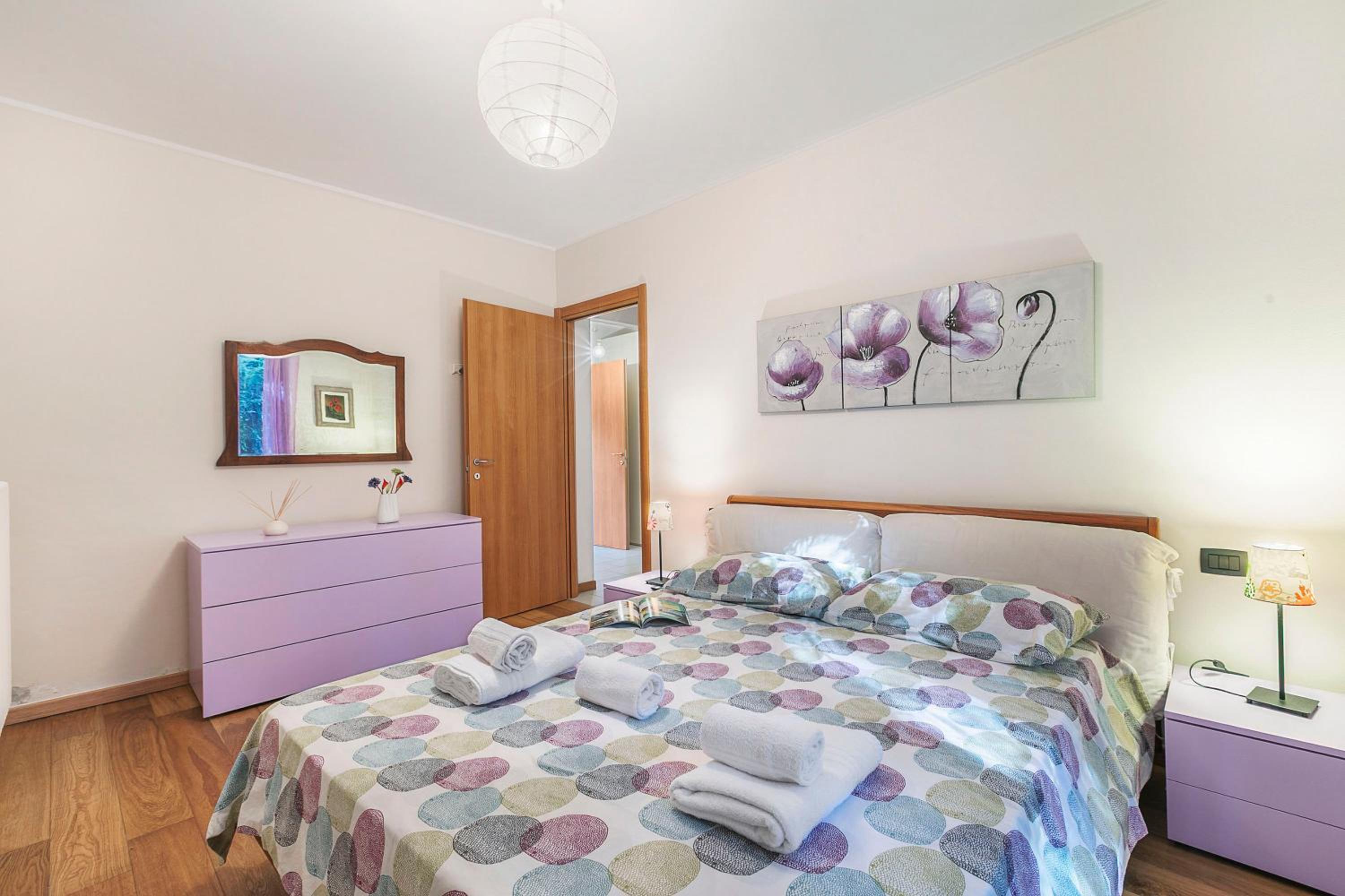Blu Oltrelago Pool & Lake - Happy Rentals
