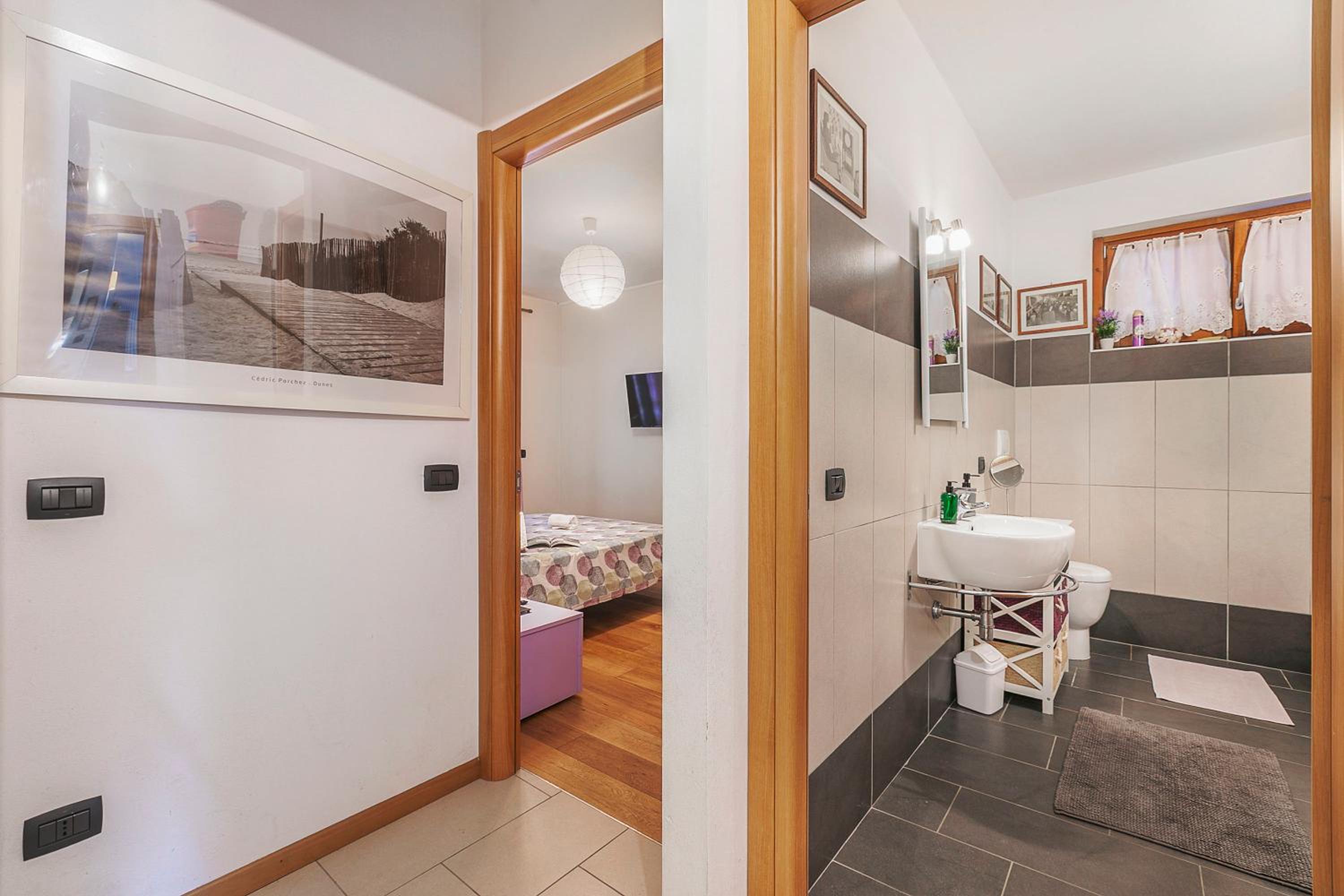 Blu Oltrelago Pool & Lake - Happy Rentals